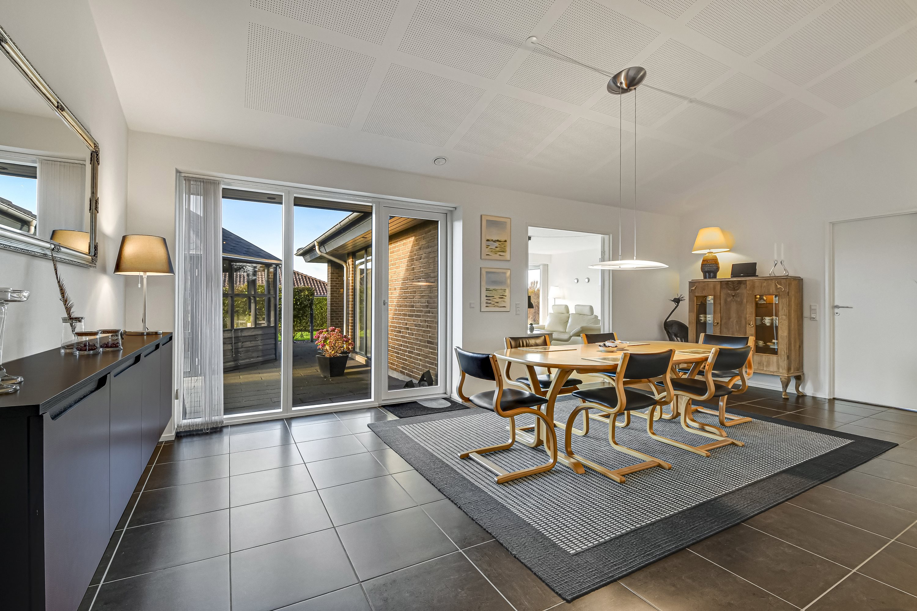 Fremhævet stue billede i fuldskærmstilstand. Billede af Majas Vej 5, Humlum, 7600 Struer