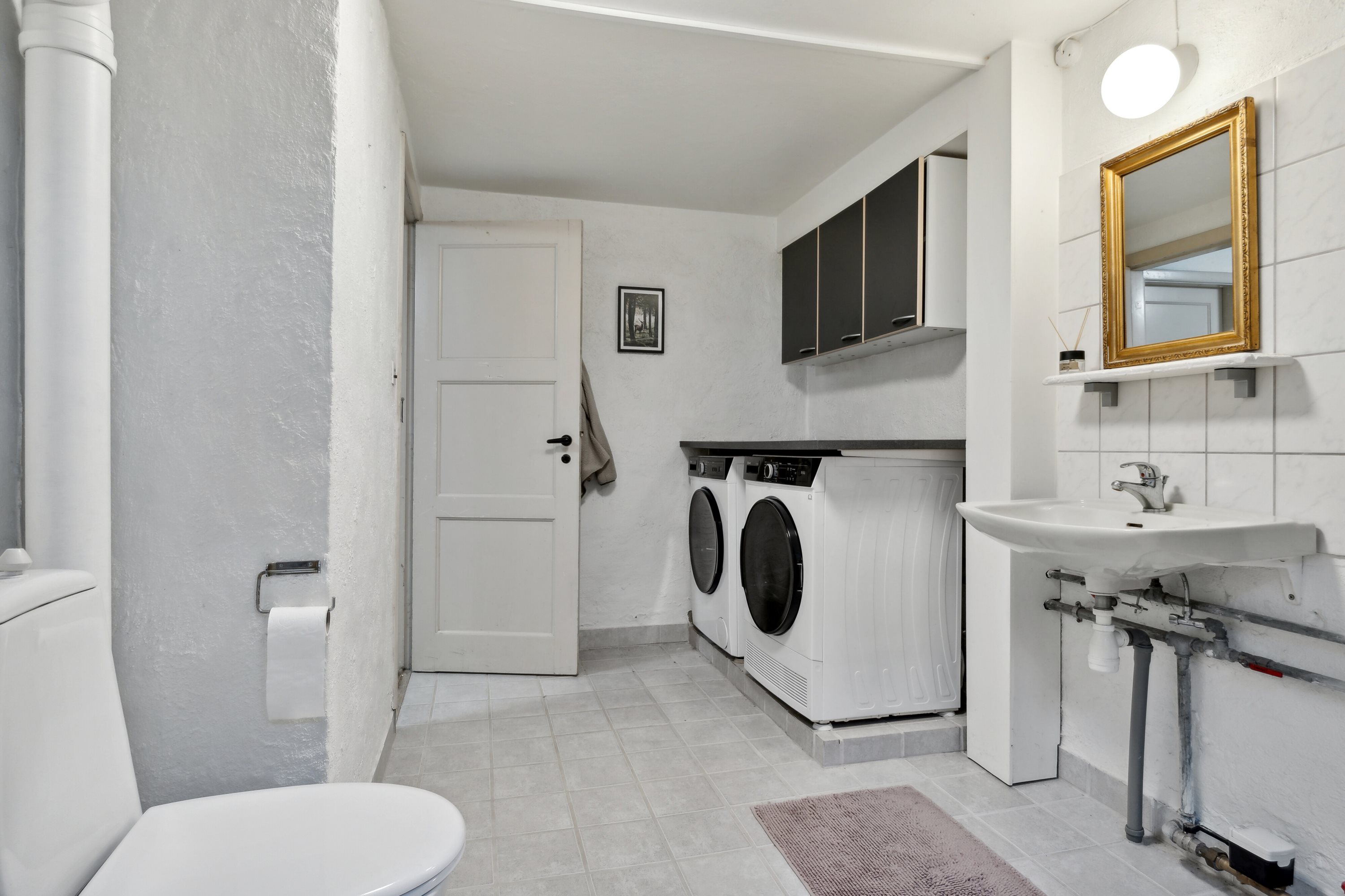 Fremhævet badeværelse billede i fuldskærmstilstand. Billede af Fynsgade 19, 9870 Sindal