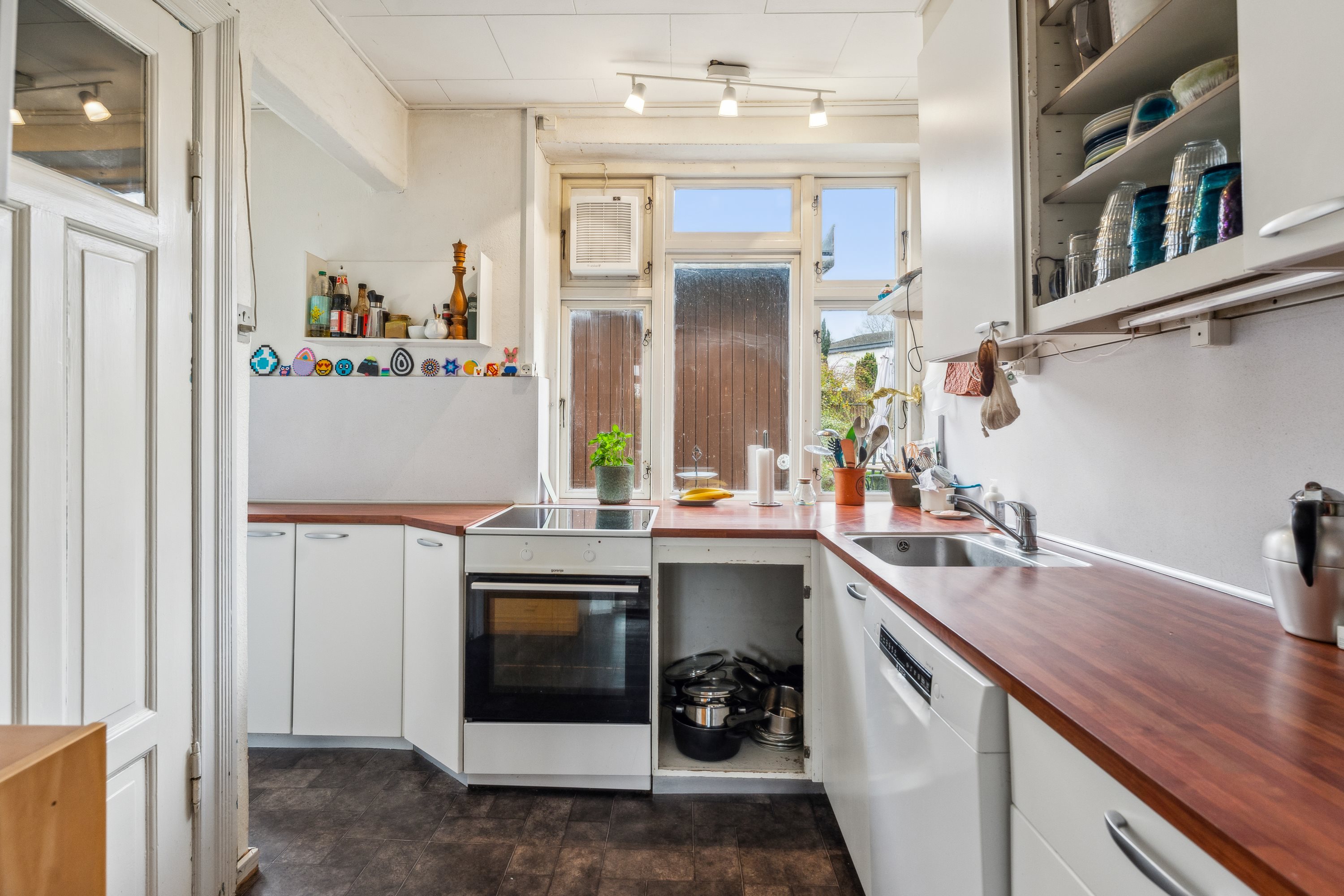 Fremhævet køkken billede i fuldskærmstilstand. Billede af Rismøllegade 2, 8930 Randers NØ