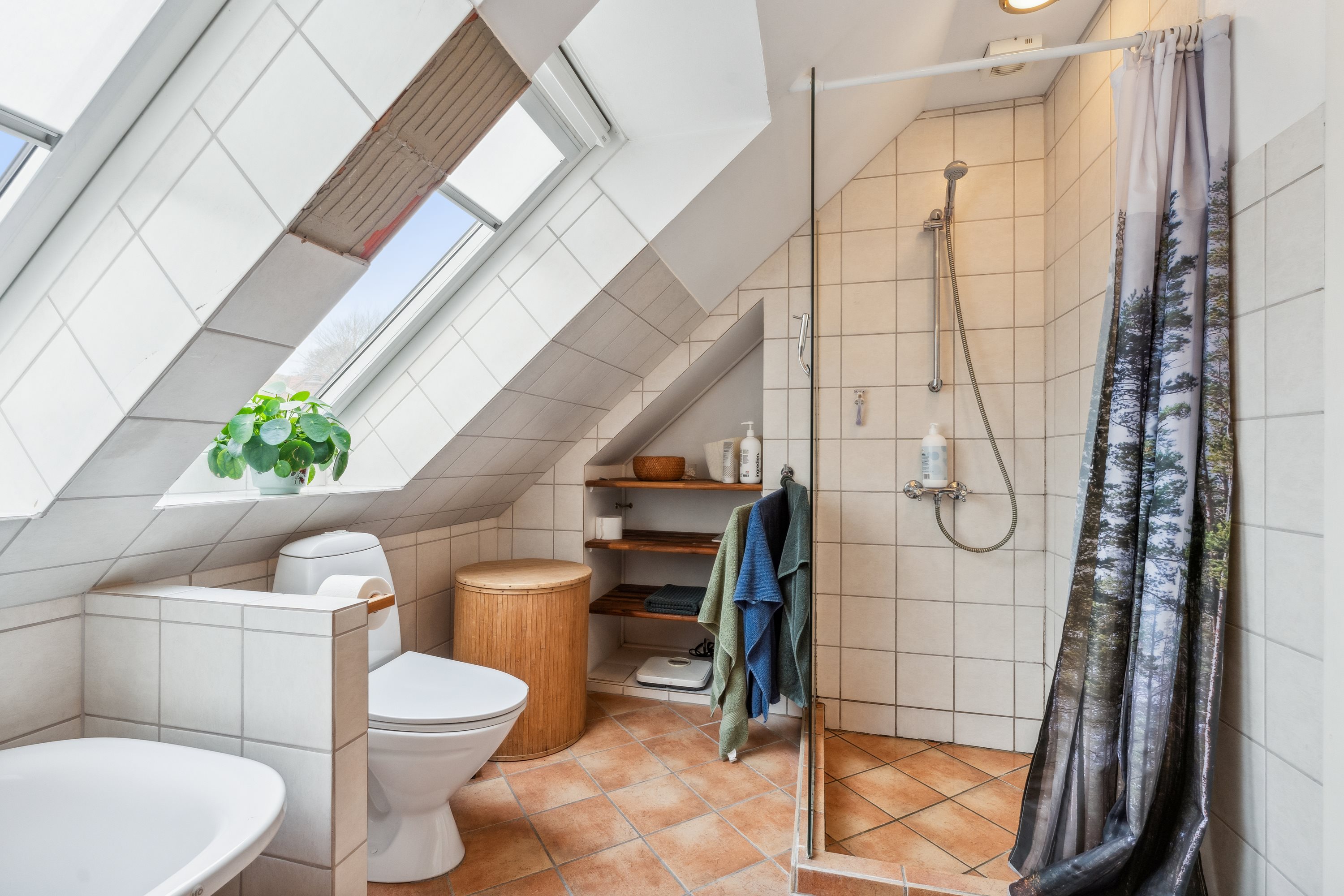 Fremhævet badeværelse billede i fuldskærmstilstand. Billede af Rismøllegade 2, 8930 Randers NØ