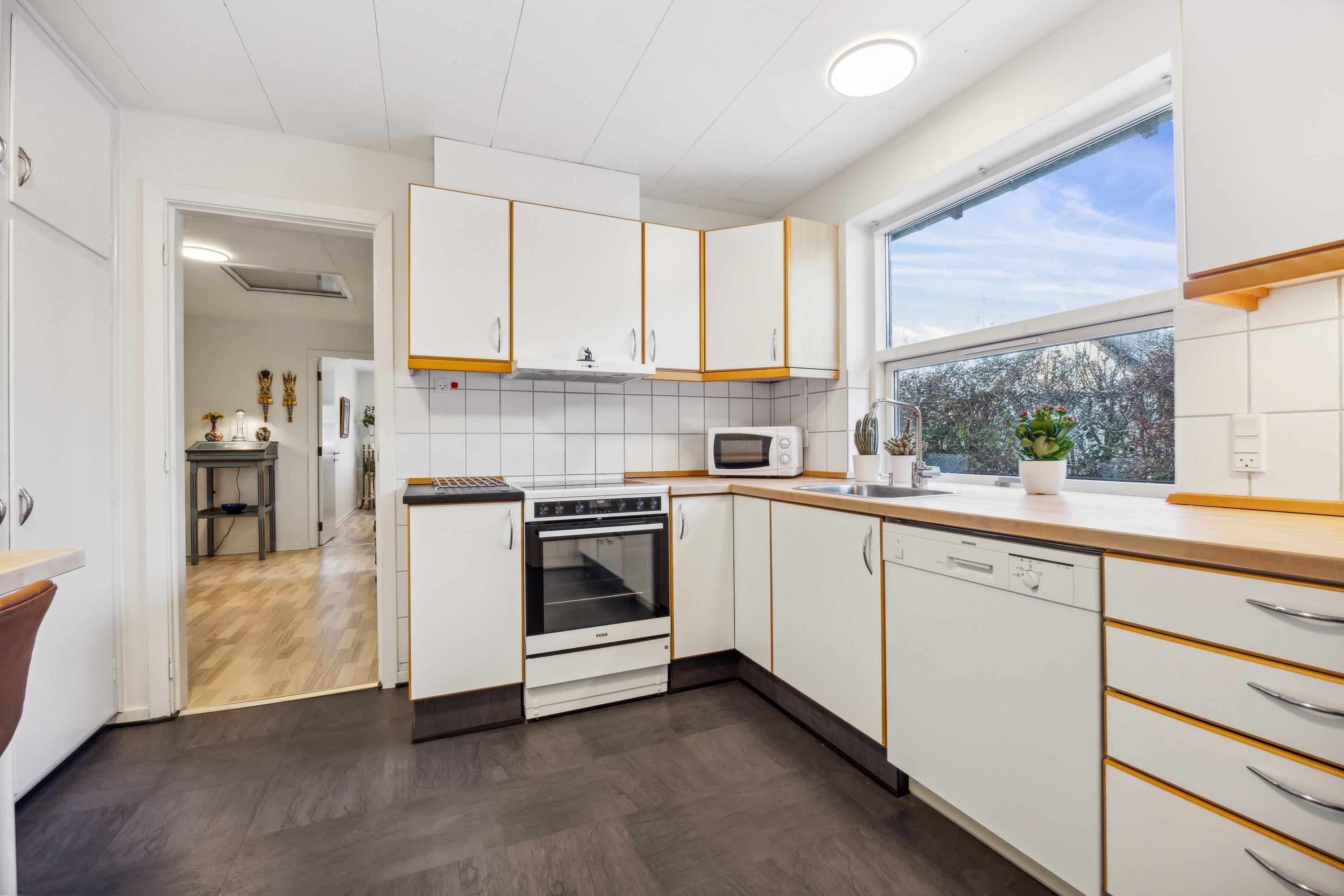 Fremhævet køkken billede i fuldskærmstilstand. Billede af Strandvejen 148, Hou, 9370 Hals