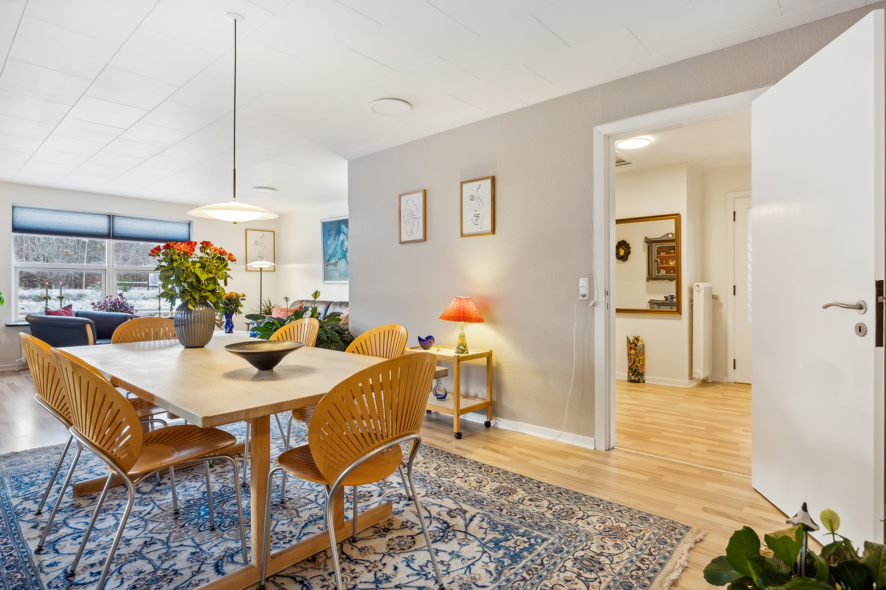 Fremhævet stue billede i fuldskærmstilstand. Billede af Strandvejen 148, Hou, 9370 Hals