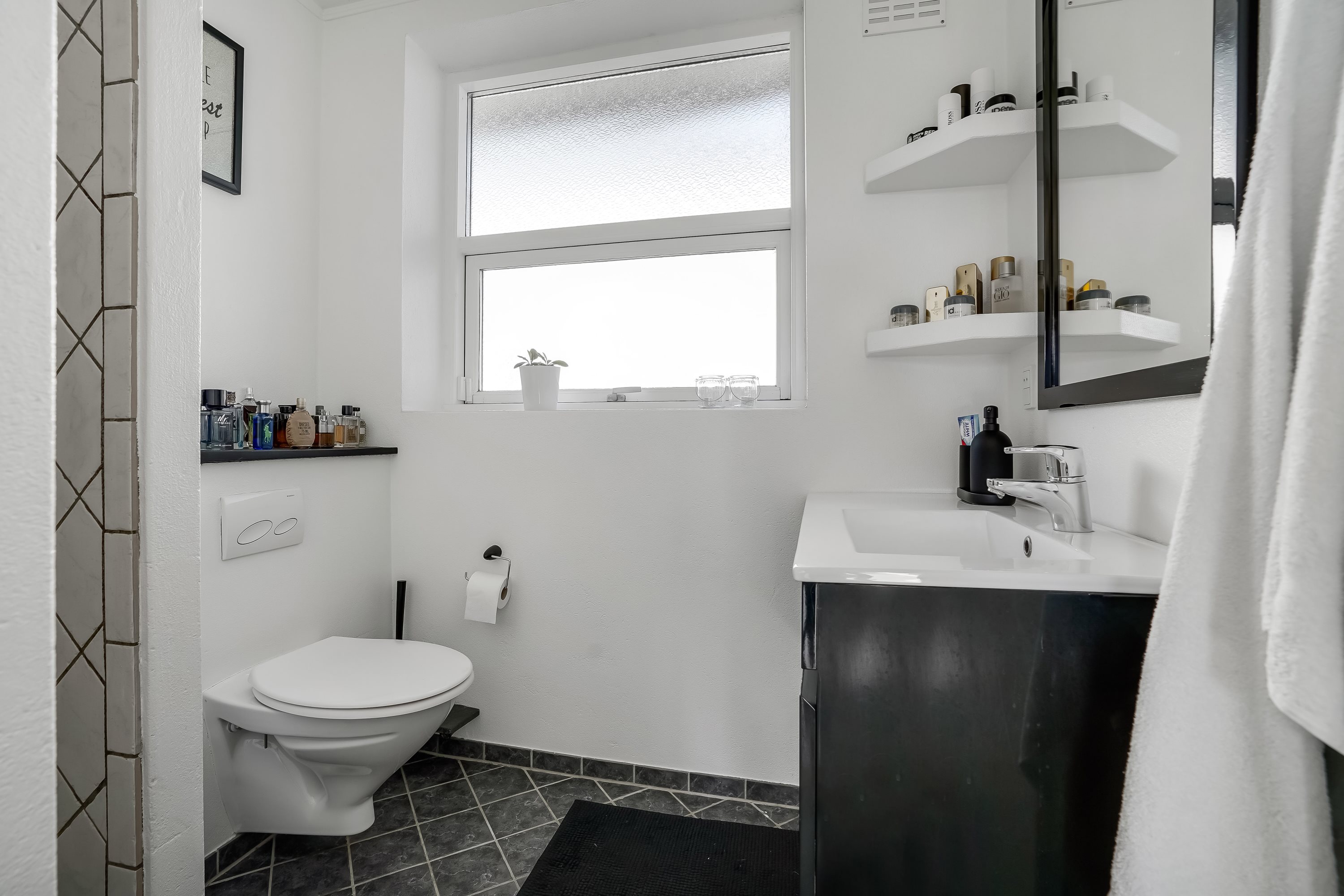 Fremhævet badeværelse billede i fuldskærmstilstand. Billede af Nyvej 20, Aale, 7160 Tørring