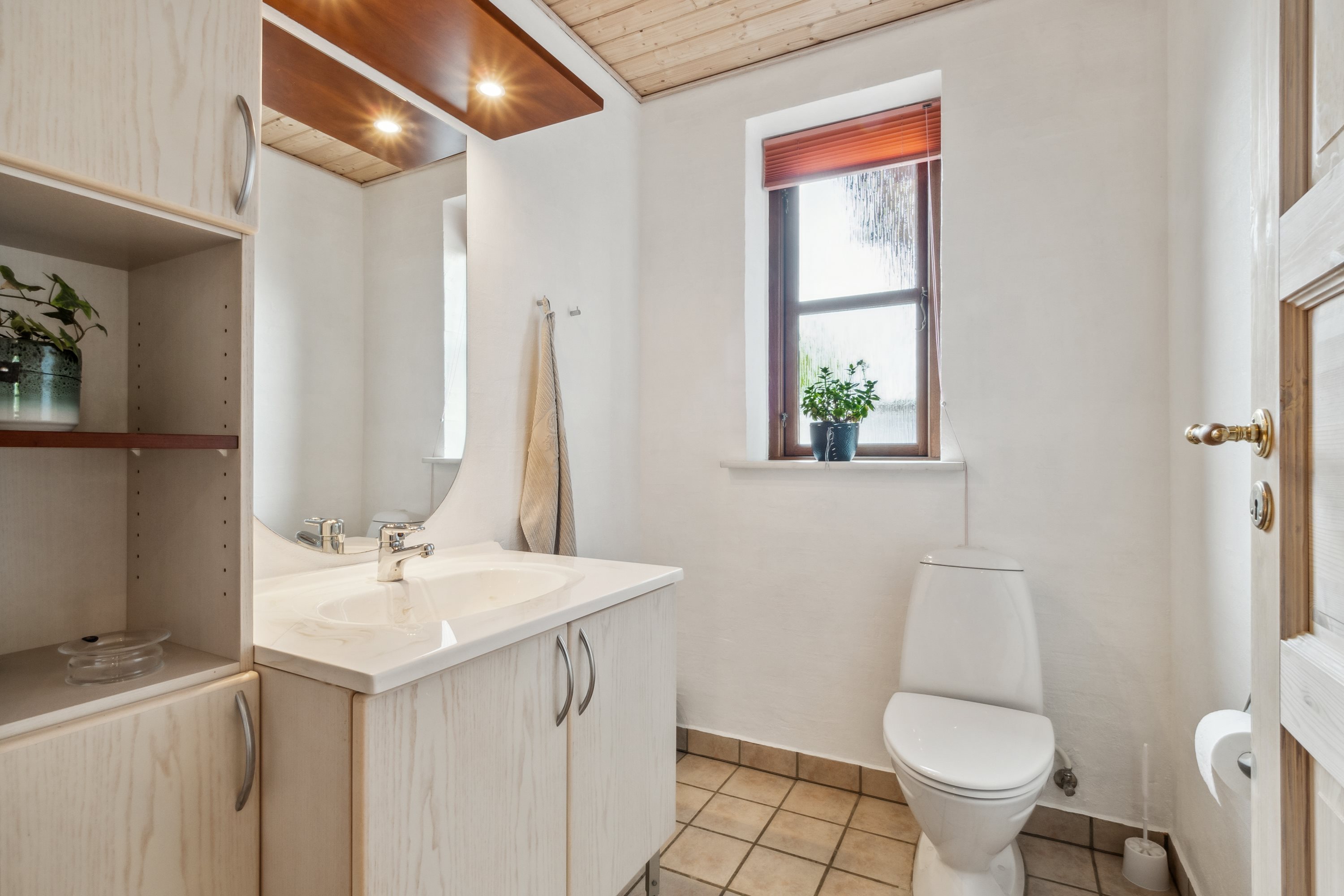 Fremhævet gæstetoilet billede i fuldskærmstilstand. Billede af Tingstrupvej 52B, Tingstrup, 7700 Thisted