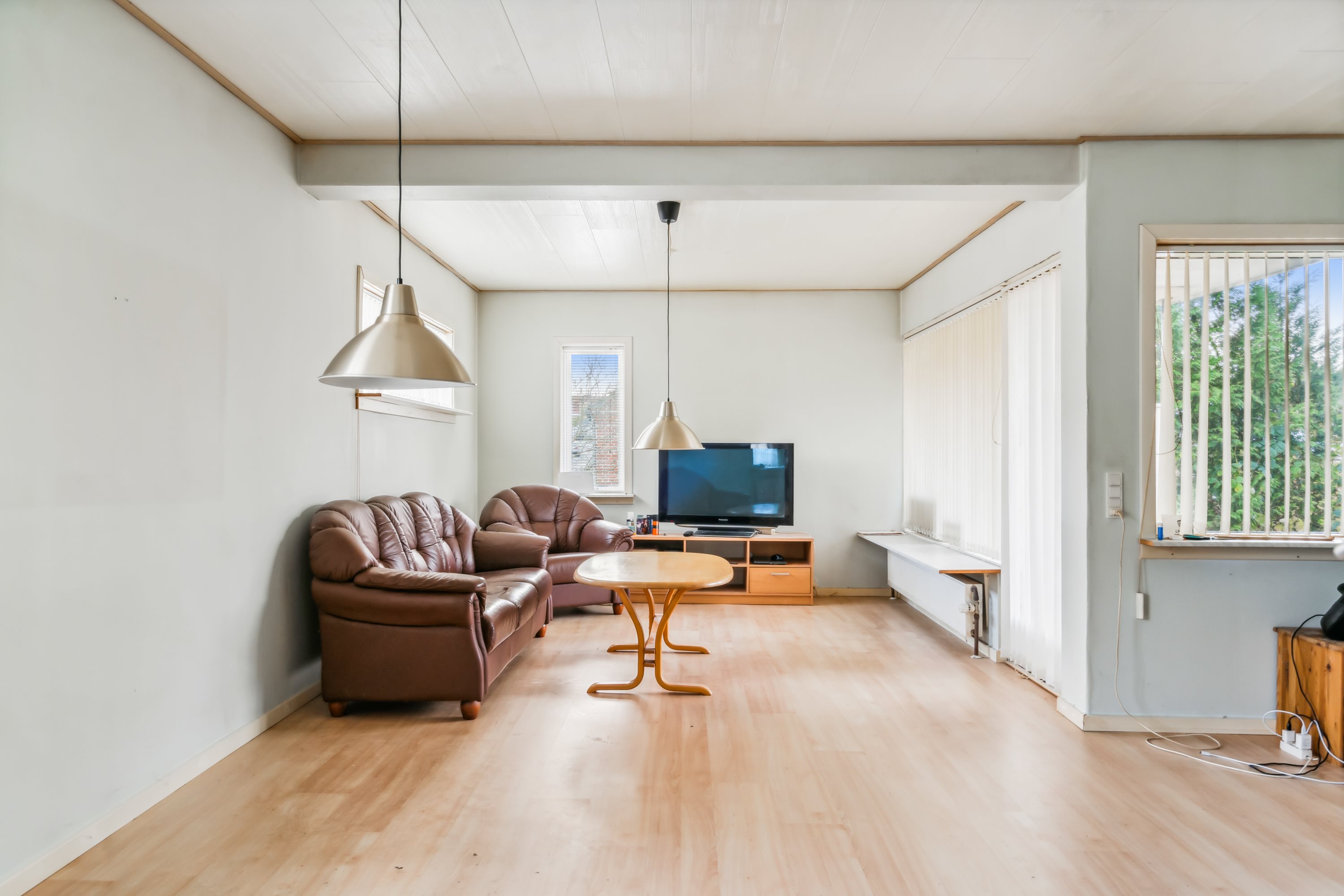 Fremhævet stue billede i fuldskærmstilstand. Billede af Emmersbækvej 4, 9850 Hirtshals