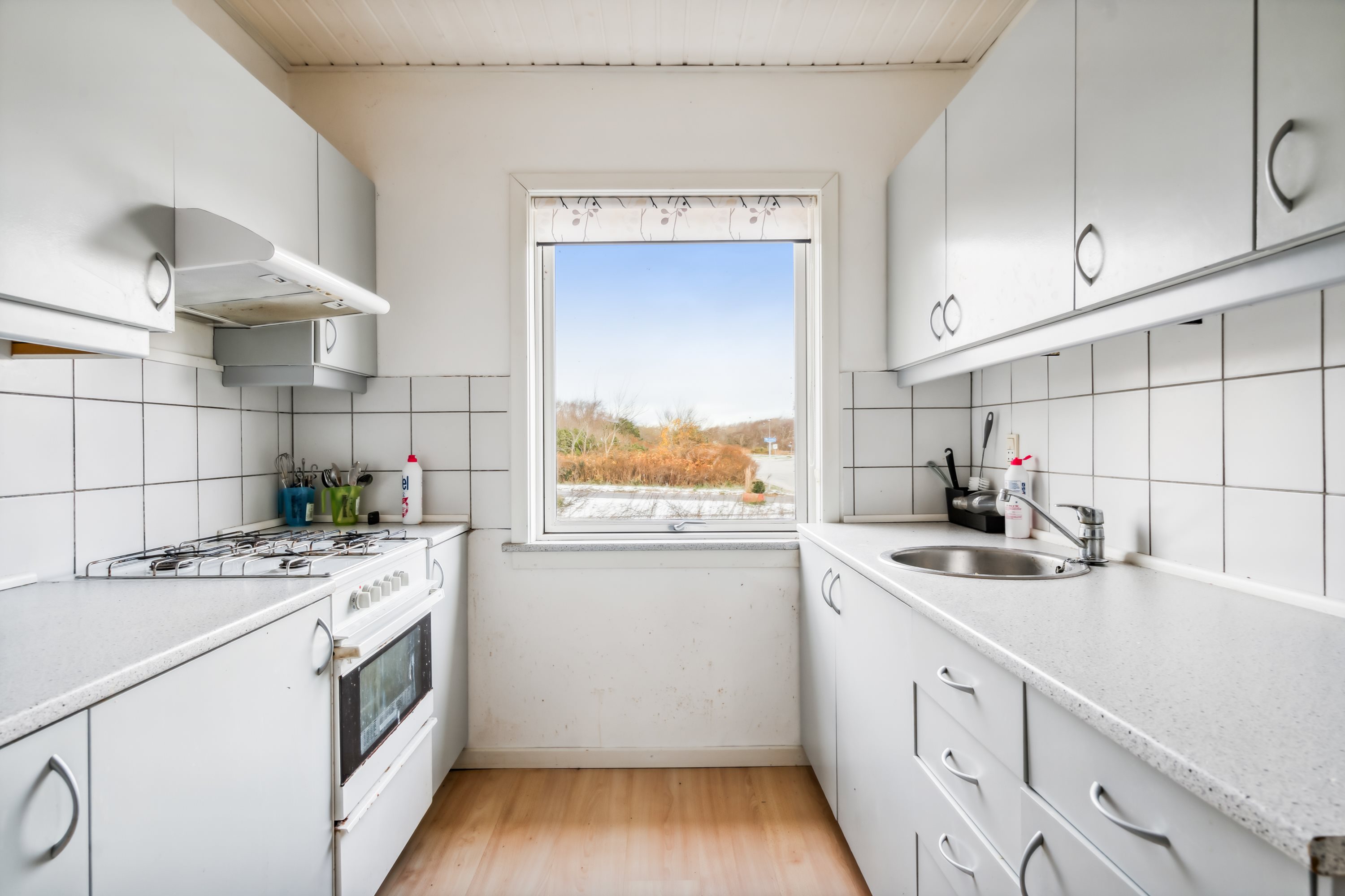 Fremhævet køkken billede i fuldskærmstilstand. Billede af Emmersbækvej 4, 9850 Hirtshals