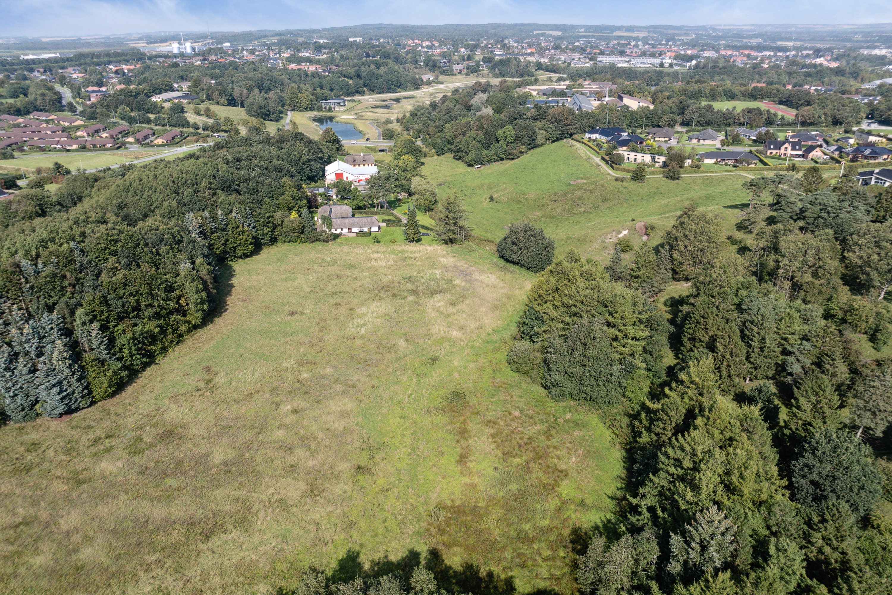 Fremhævet  billede i fuldskærmstilstand. Billede af Over Bækken 12, 9530 Støvring