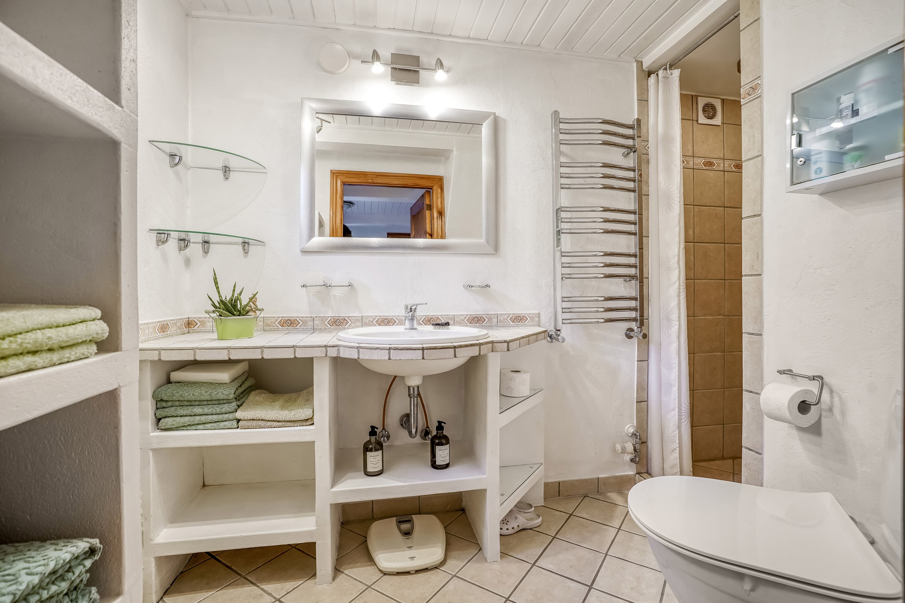 Fremhævet badeværelse billede i fuldskærmstilstand. Billede af Skovmøllevej 16, Ørbæk, 5400 Bogense