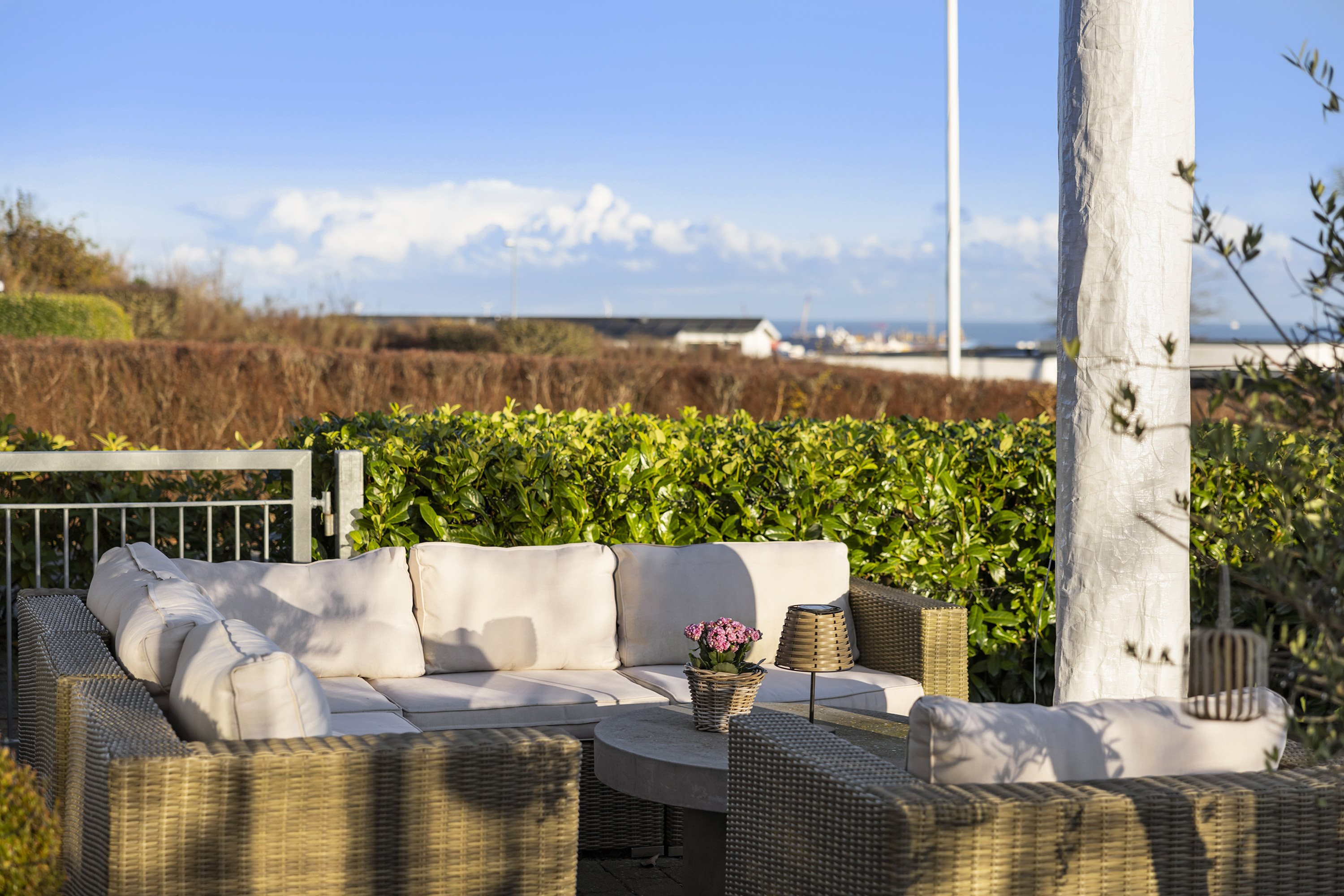 Fremhævet terrasse billede i fuldskærmstilstand. Billede af Tronderupvej 15, Kilden, 9900 Frederikshavn