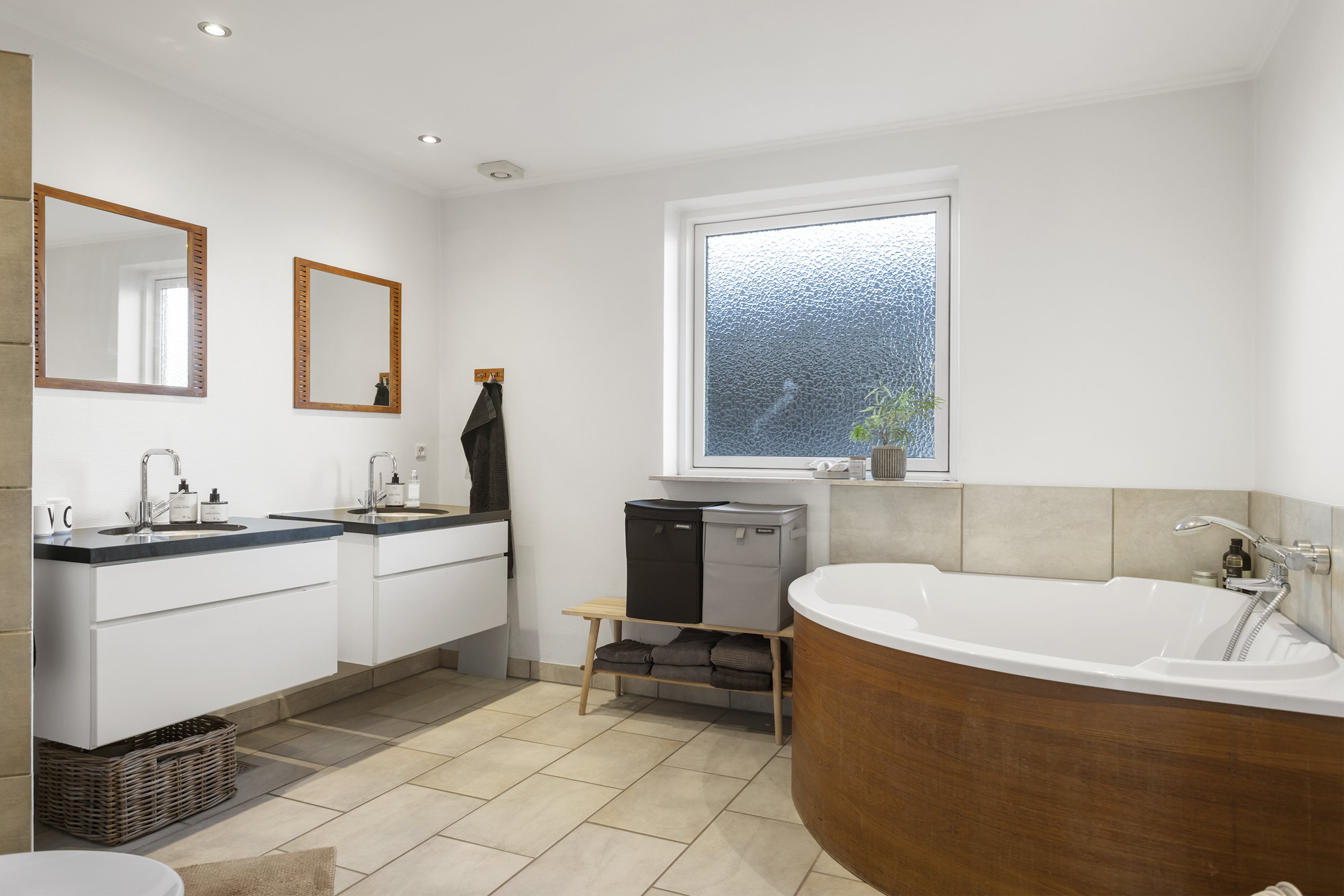 Fremhævet badeværelse billede i fuldskærmstilstand. Billede af Tronderupvej 15, Kilden, 9900 Frederikshavn