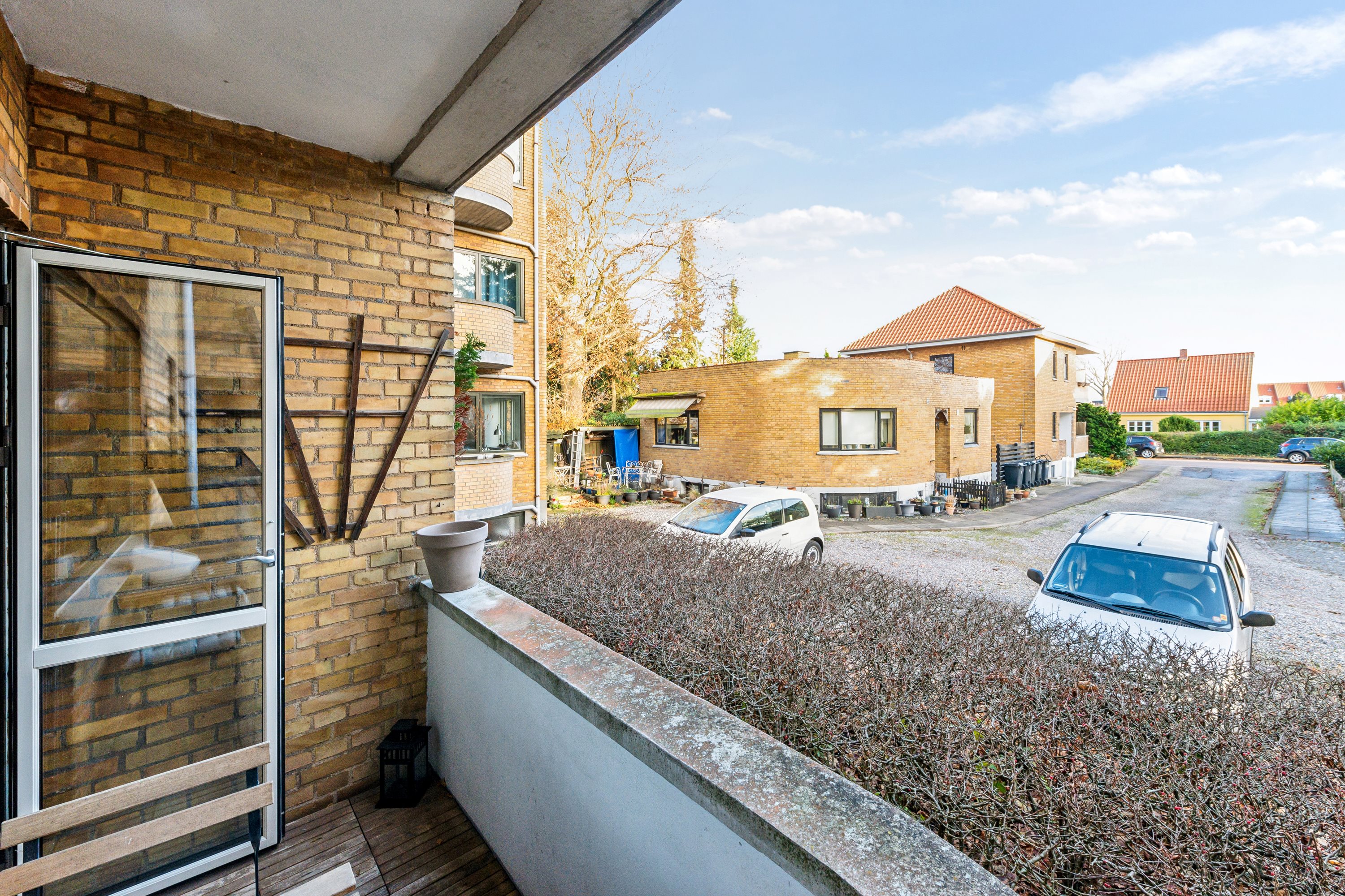 Miniaturebillede 1: altan med udgang fra stuen. Billede af Frejasvej 16D, st.. th., 3000 Helsingør