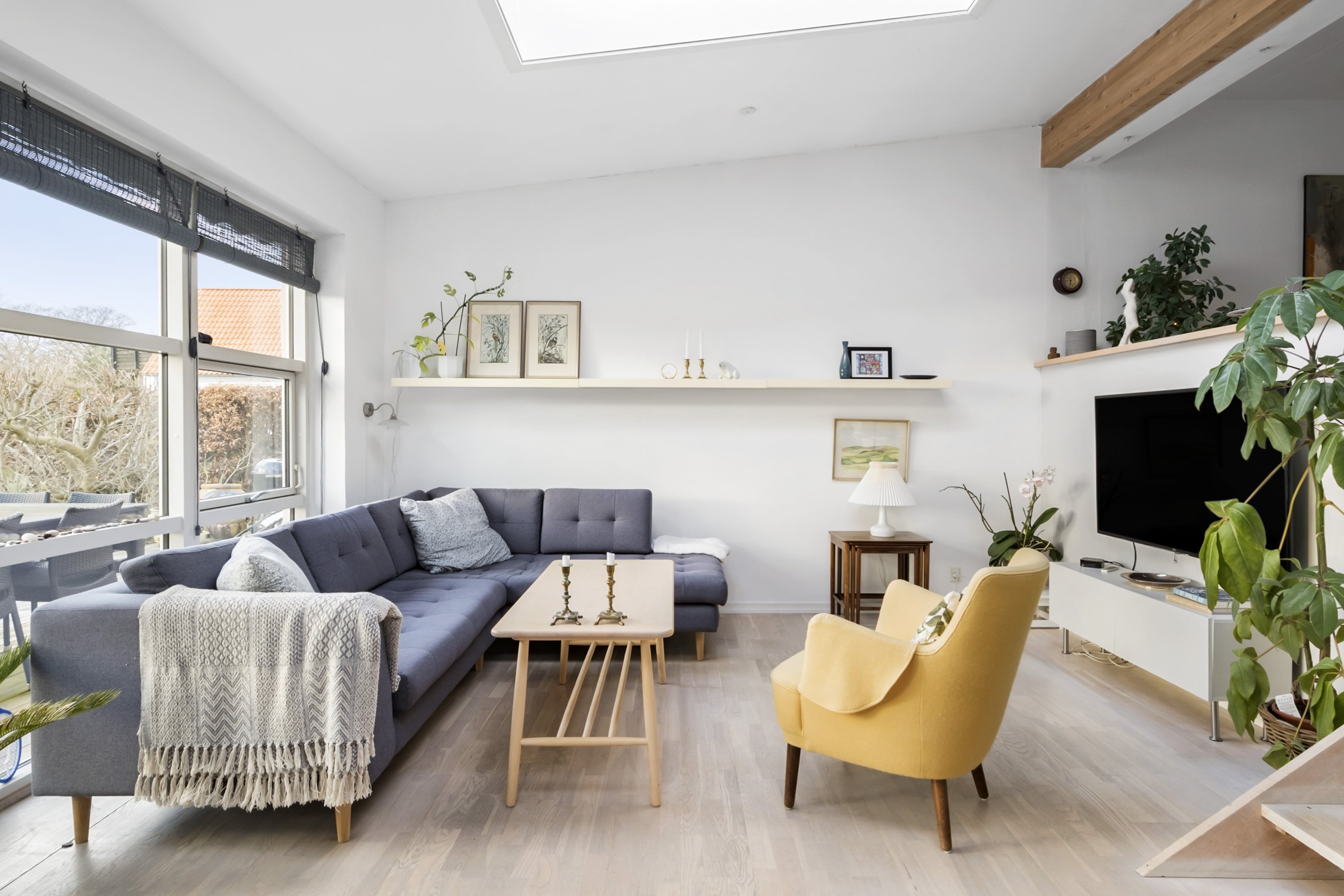 Fremhævet stue billede i fuldskærmstilstand. Billede af Rudemarken 47, 2840 Holte