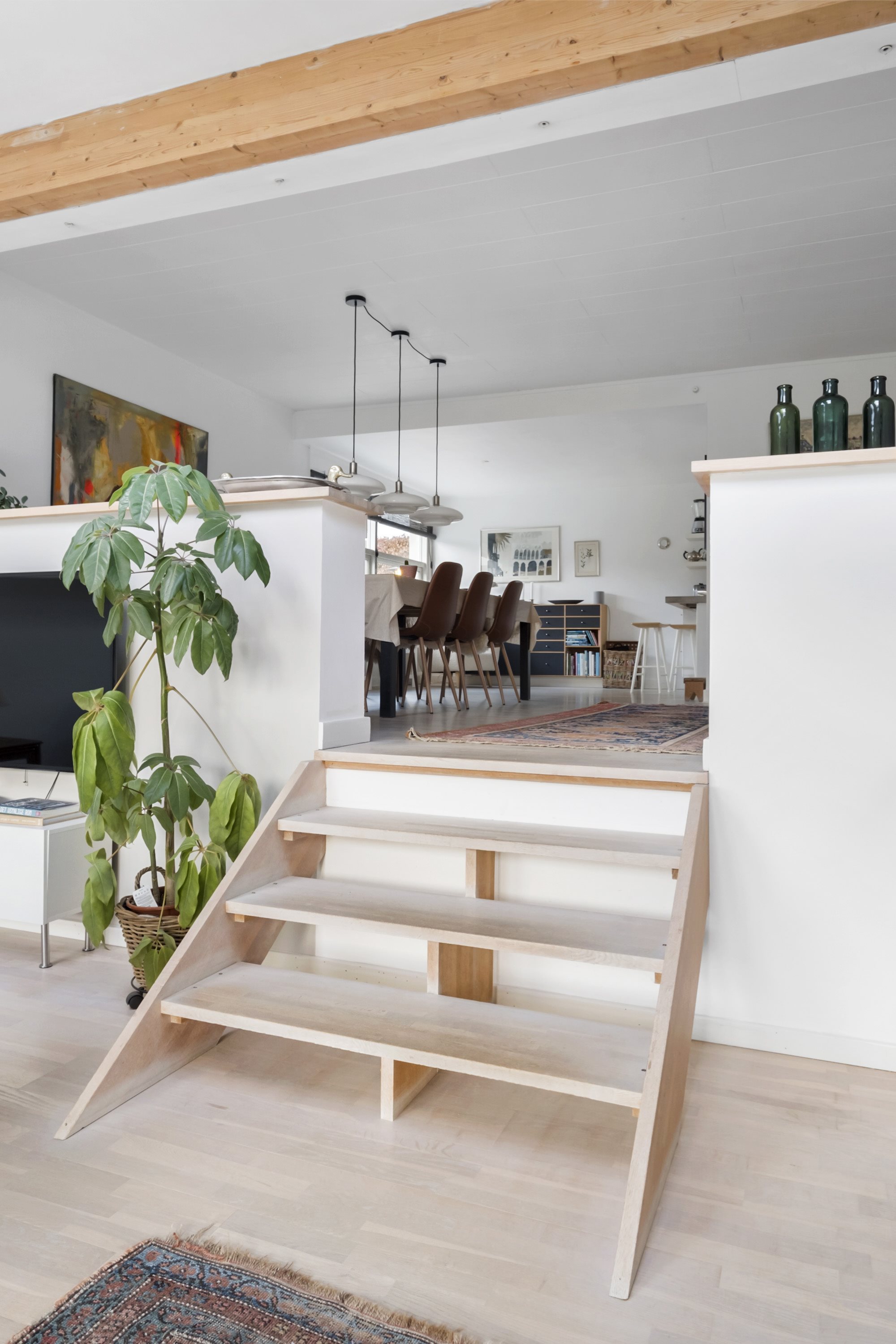 Fremhævet stue billede i fuldskærmstilstand. Billede af Rudemarken 47, 2840 Holte