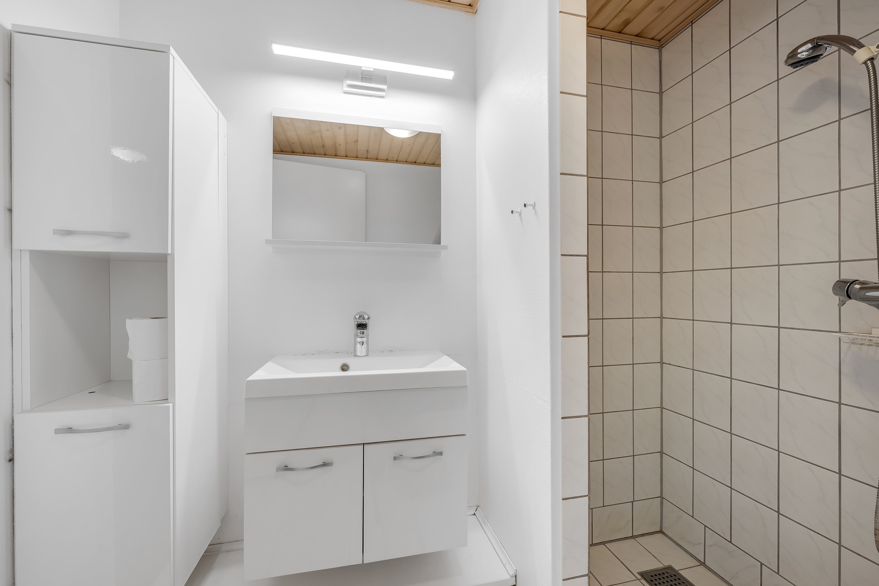 Fremhævet badeværelse billede i fuldskærmstilstand. Billede af Golfvejen 2A, 1. 320., Fanø Bad, 6720 Fanø