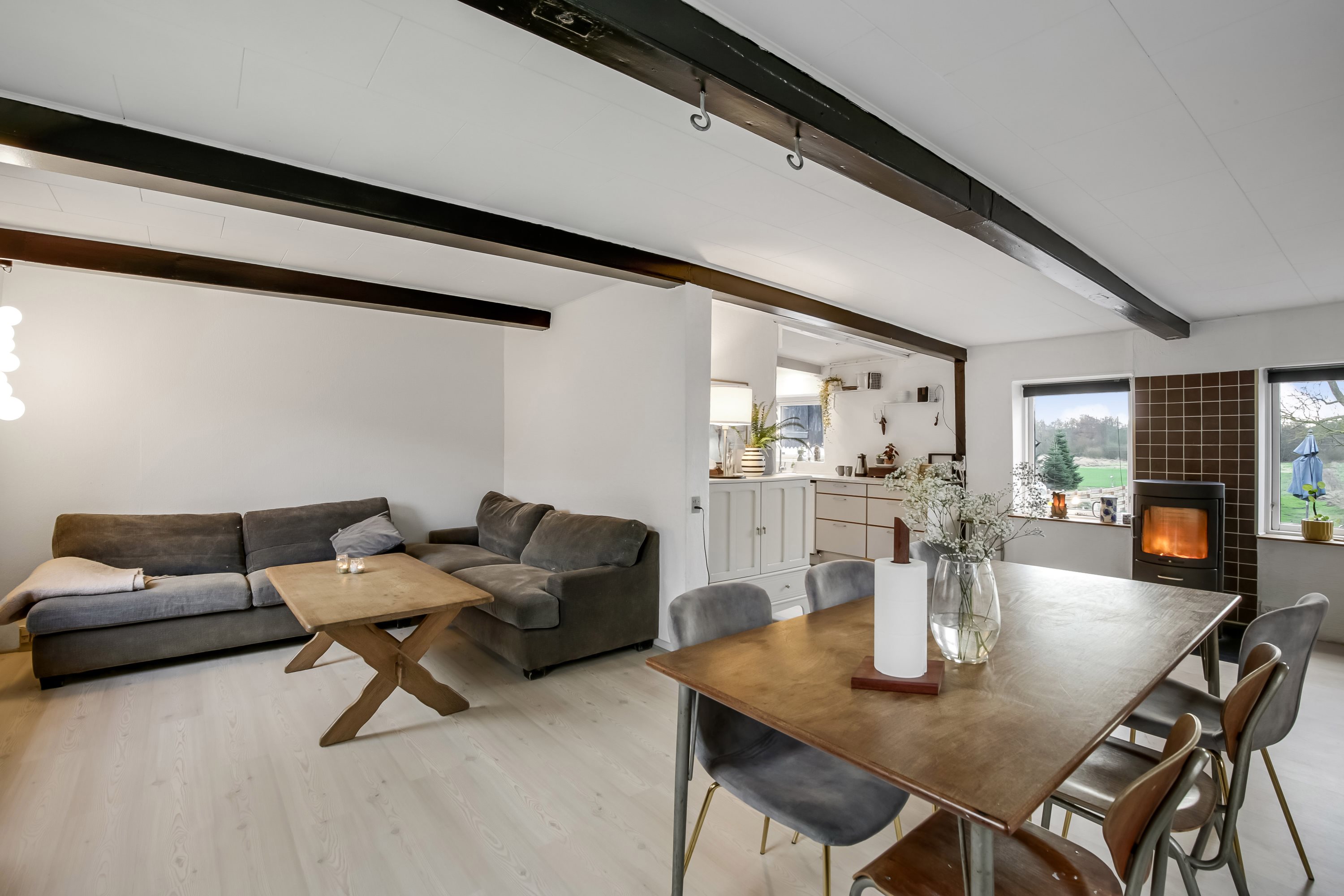 Fremhævet stue billede i fuldskærmstilstand. Billede af Liltvedvej 40, Liltved, 8963 Auning