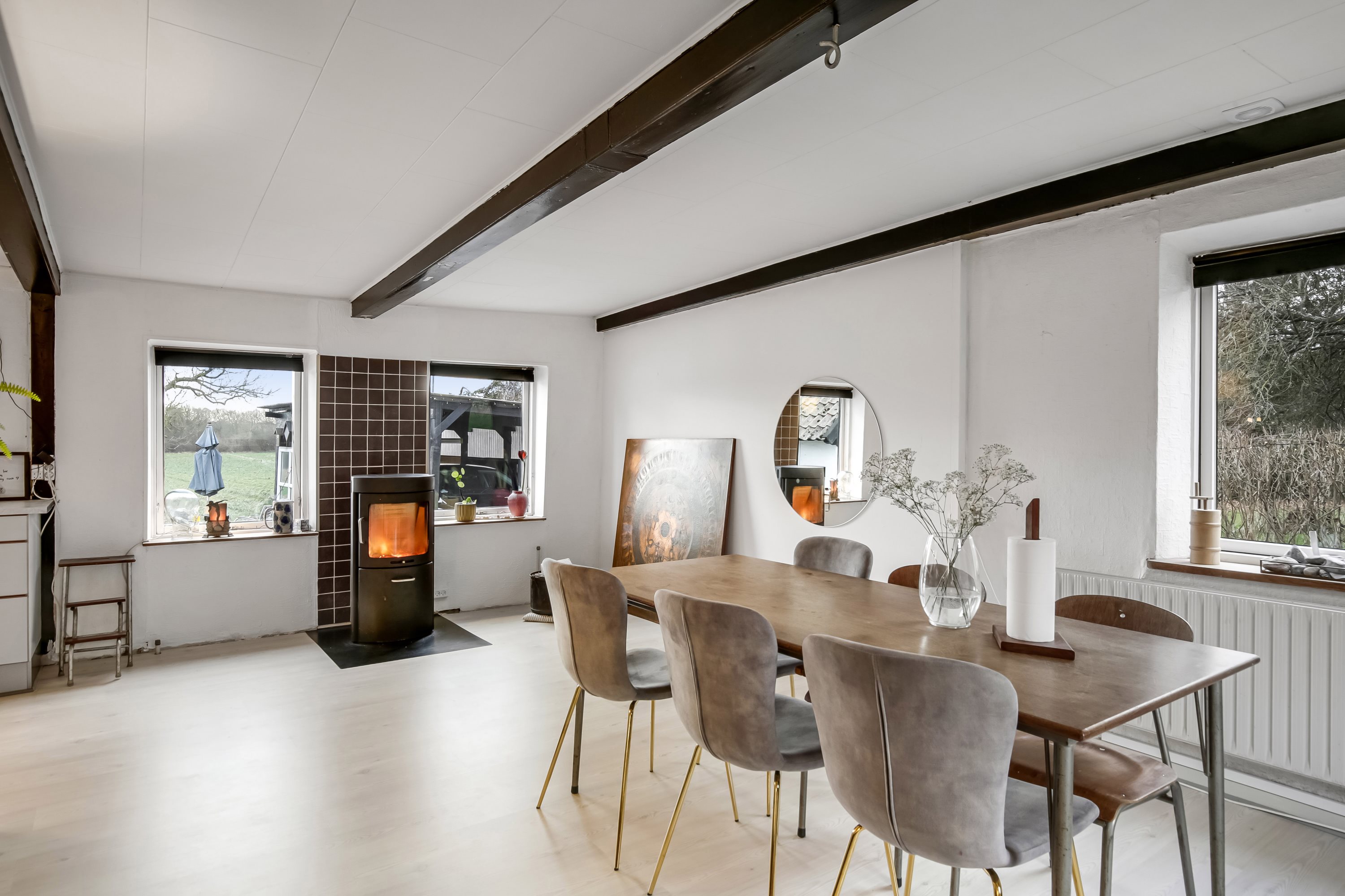 Fremhævet stue billede i fuldskærmstilstand. Billede af Liltvedvej 40, Liltved, 8963 Auning