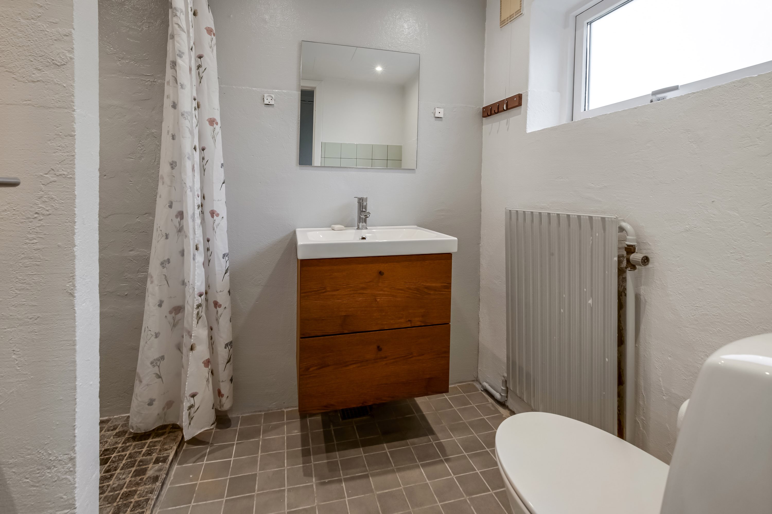 Fremhævet badeværelse billede i fuldskærmstilstand. Billede af Liltvedvej 40, Liltved, 8963 Auning