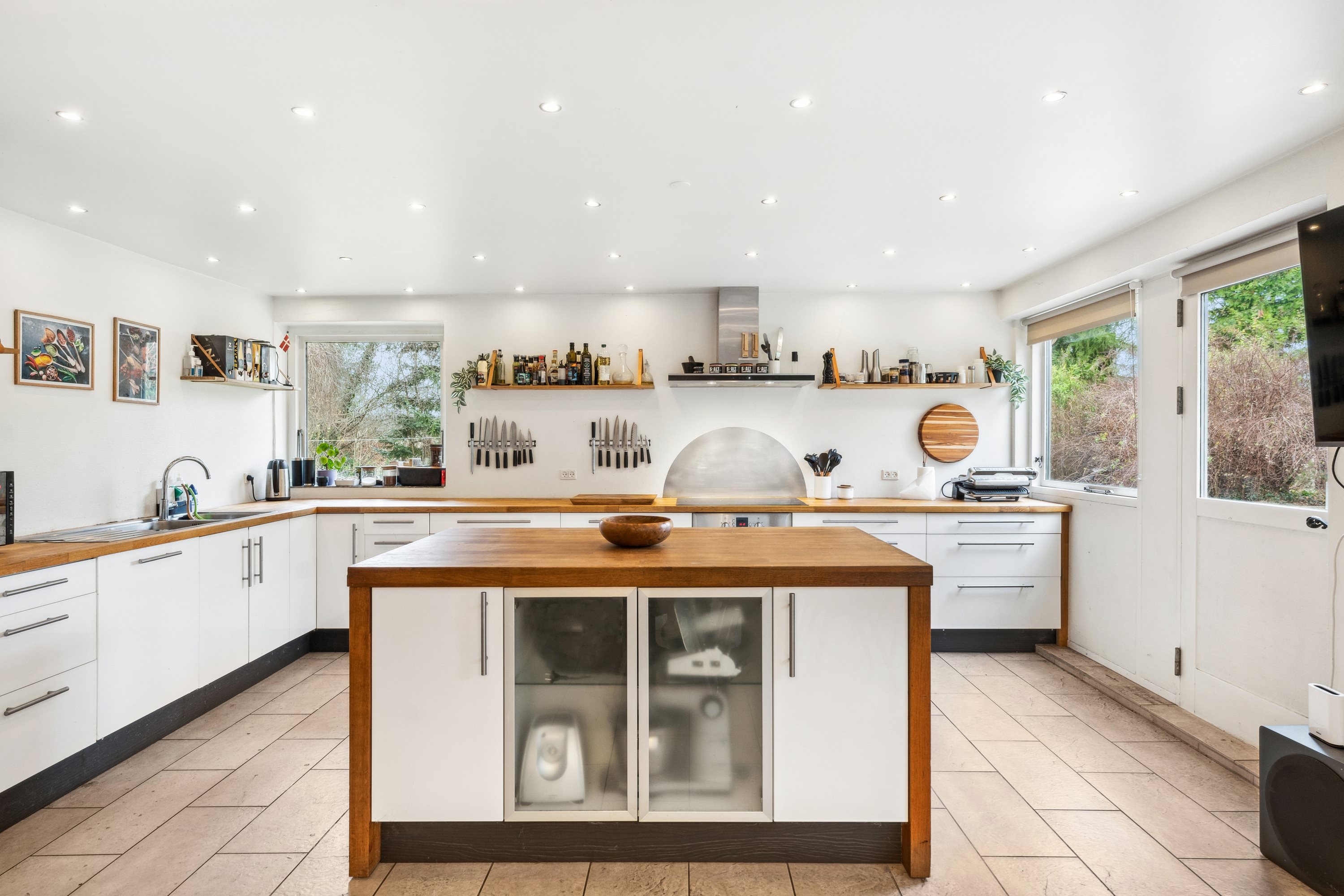 Fremhævet køkken billede i fuldskærmstilstand. Billede af Skolevangen 8, 8860 Ulstrup