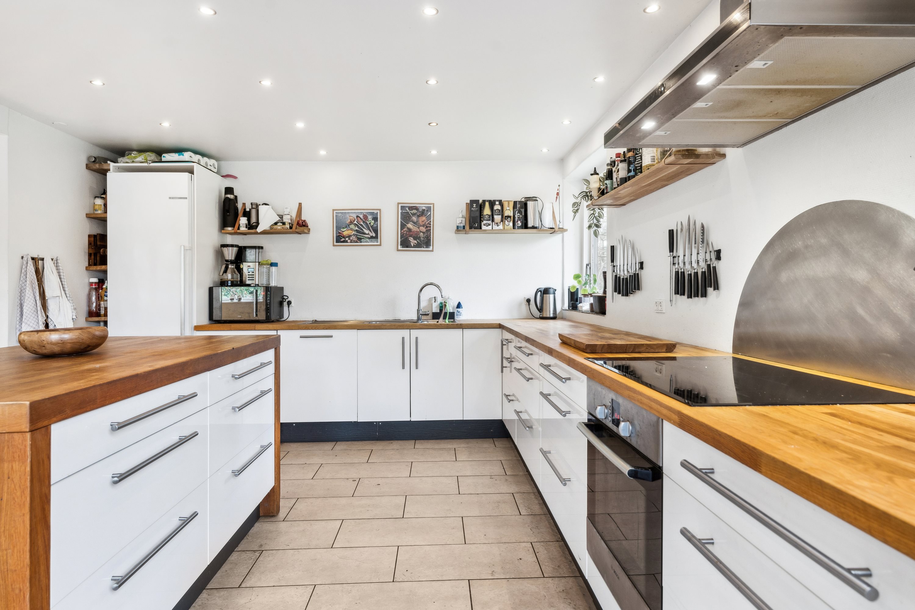 Fremhævet køkken billede i fuldskærmstilstand. Billede af Skolevangen 8, 8860 Ulstrup