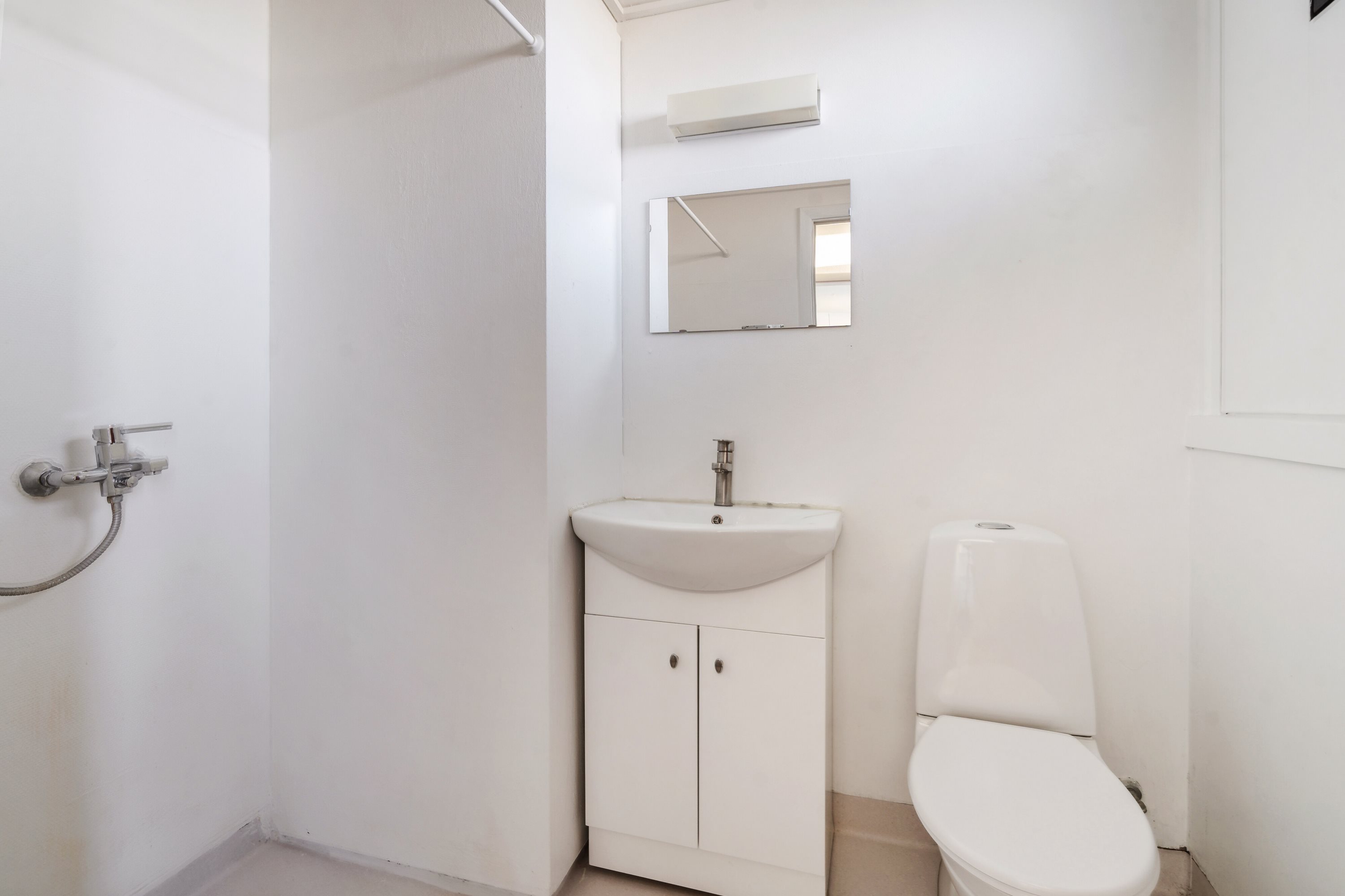 Fremhævet toilet billede i fuldskærmstilstand. Billede af Floravænget 68, st.., Dalum, 5250 Odense SV