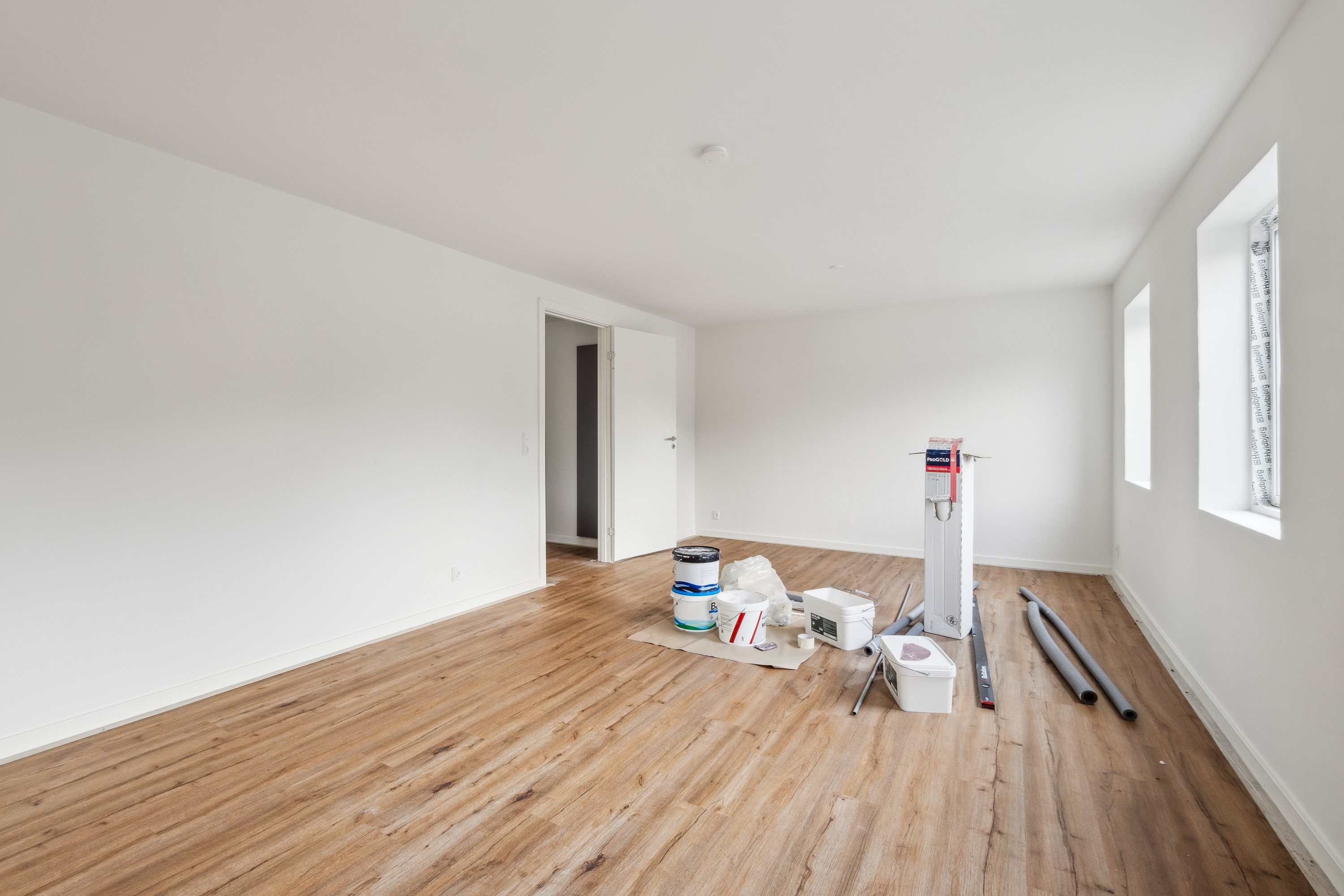 Fremhævet stue billede i fuldskærmstilstand. Billede af Riis Alle 14, 7900 Nykøbing M