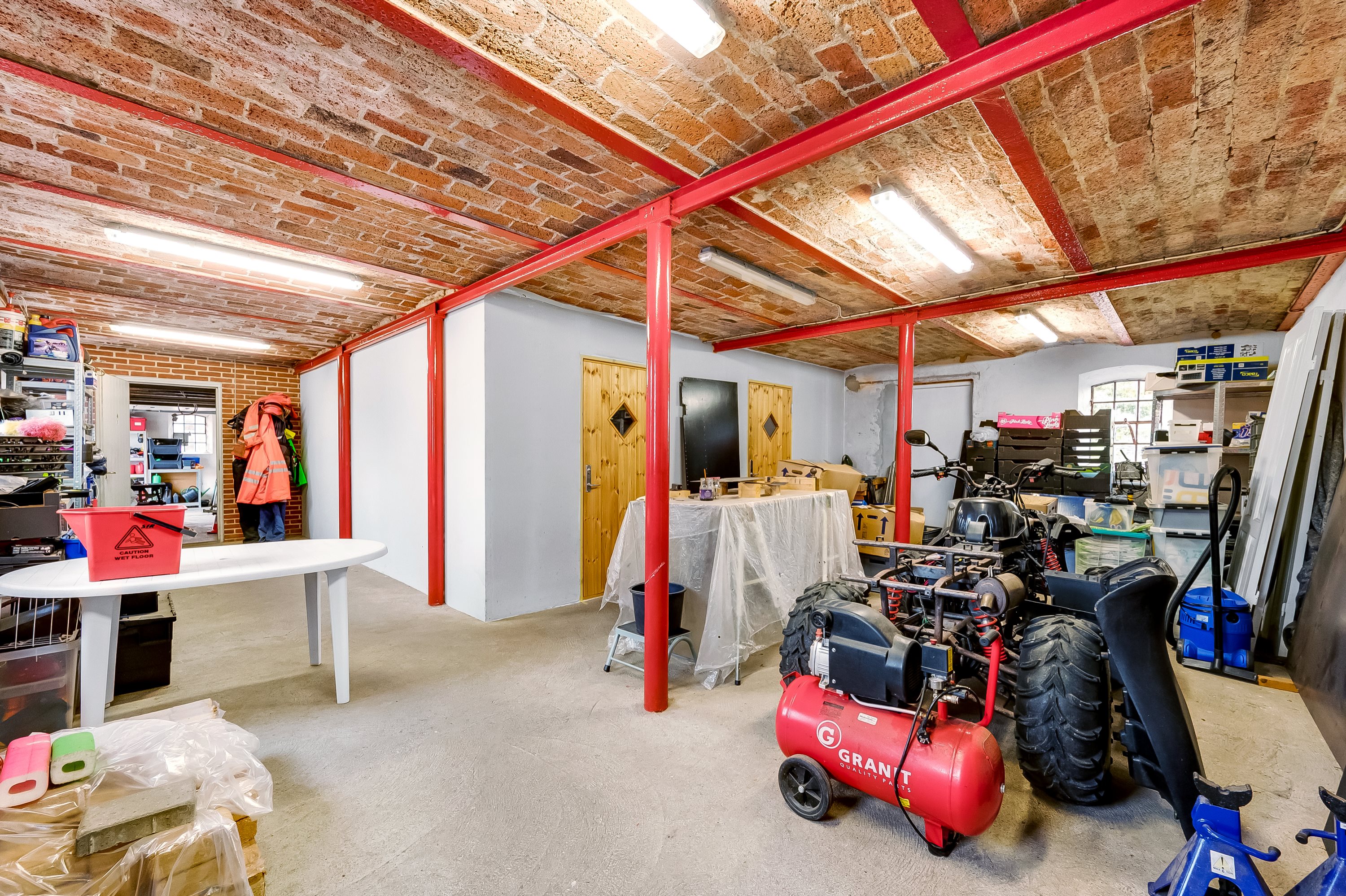 Fremhævet  billede i fuldskærmstilstand. Billede af Knaplundvej 3, 7270 Stakroge