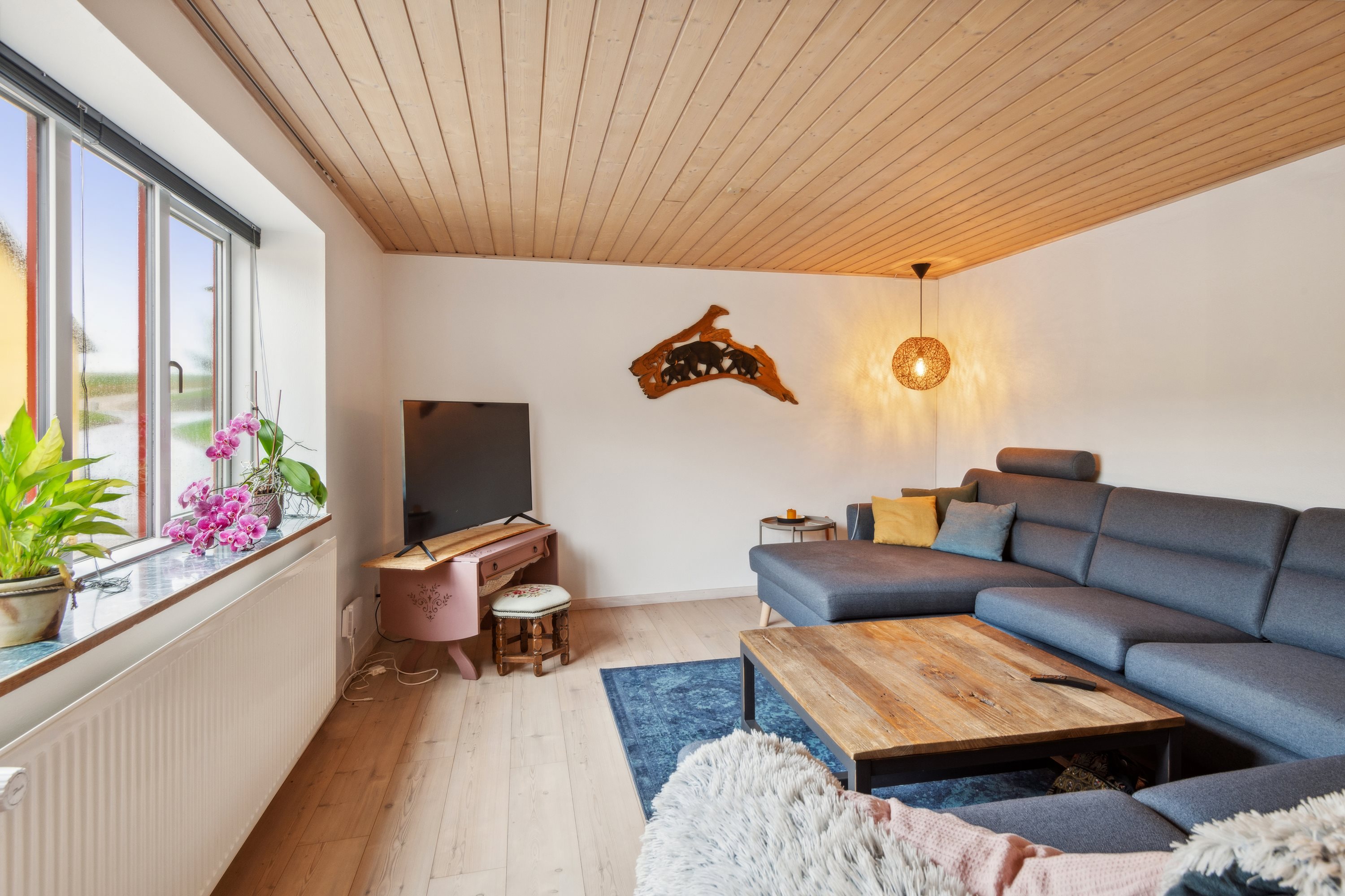 Fremhævet stue billede i fuldskærmstilstand. Billede af Grydstedvej 55A, Tyrrestrup, 9240 Nibe