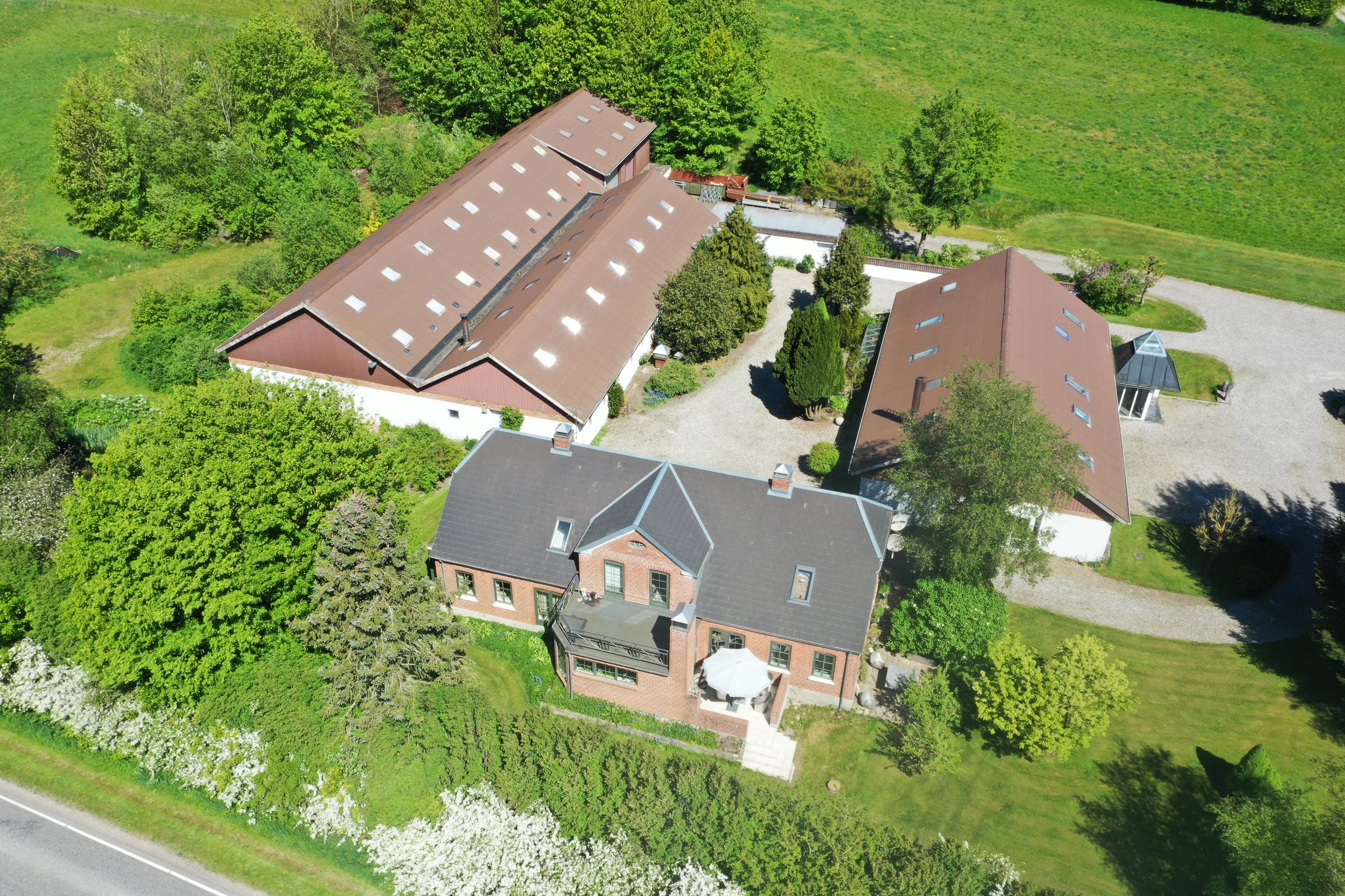 Fremhævet luftfoto billede i fuldskærmstilstand. Billede af Hvalpsundvej 20, 9610 Nørager