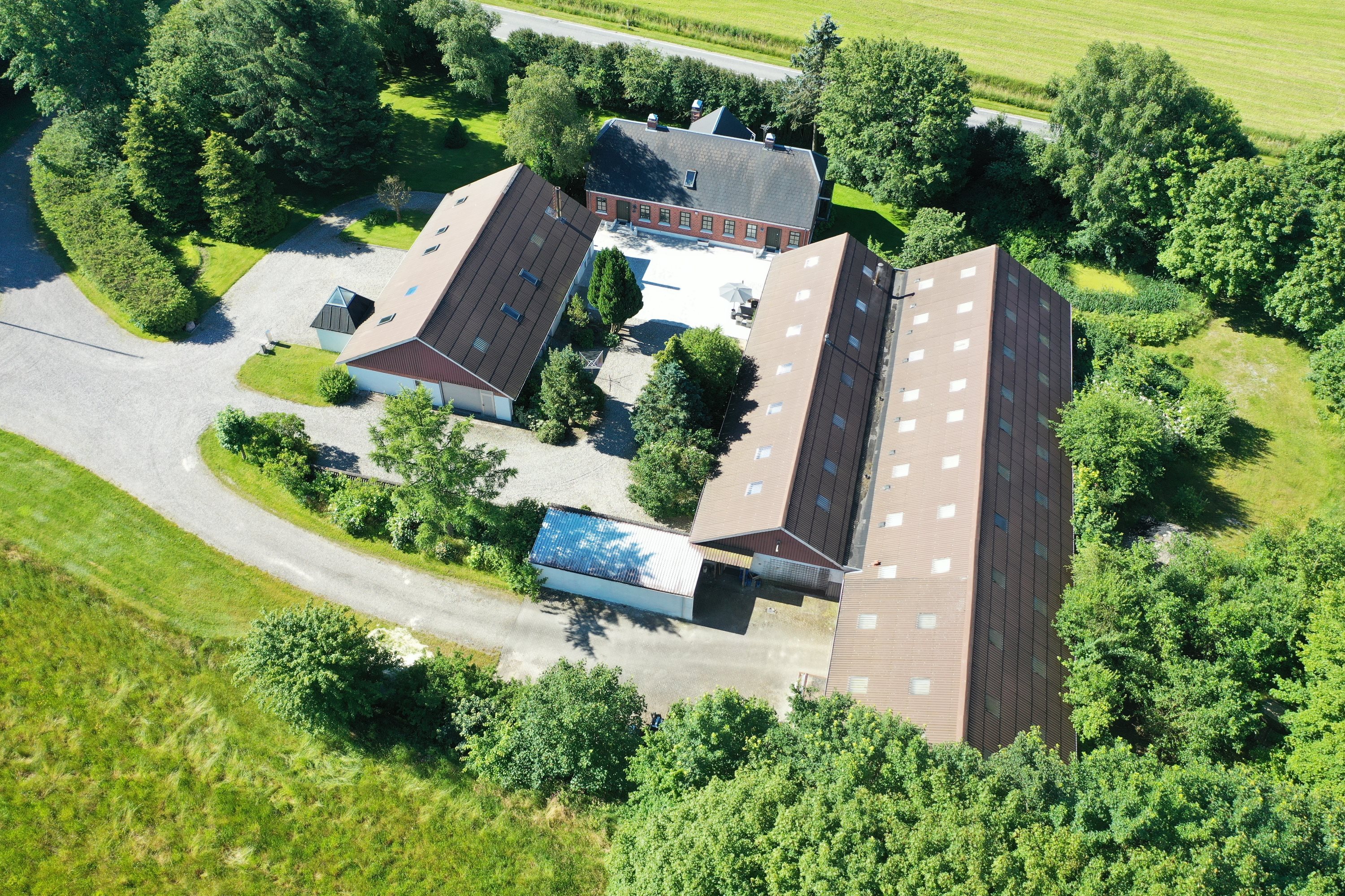 Fremhævet luftfoto billede i fuldskærmstilstand. Billede af Hvalpsundvej 20, 9610 Nørager