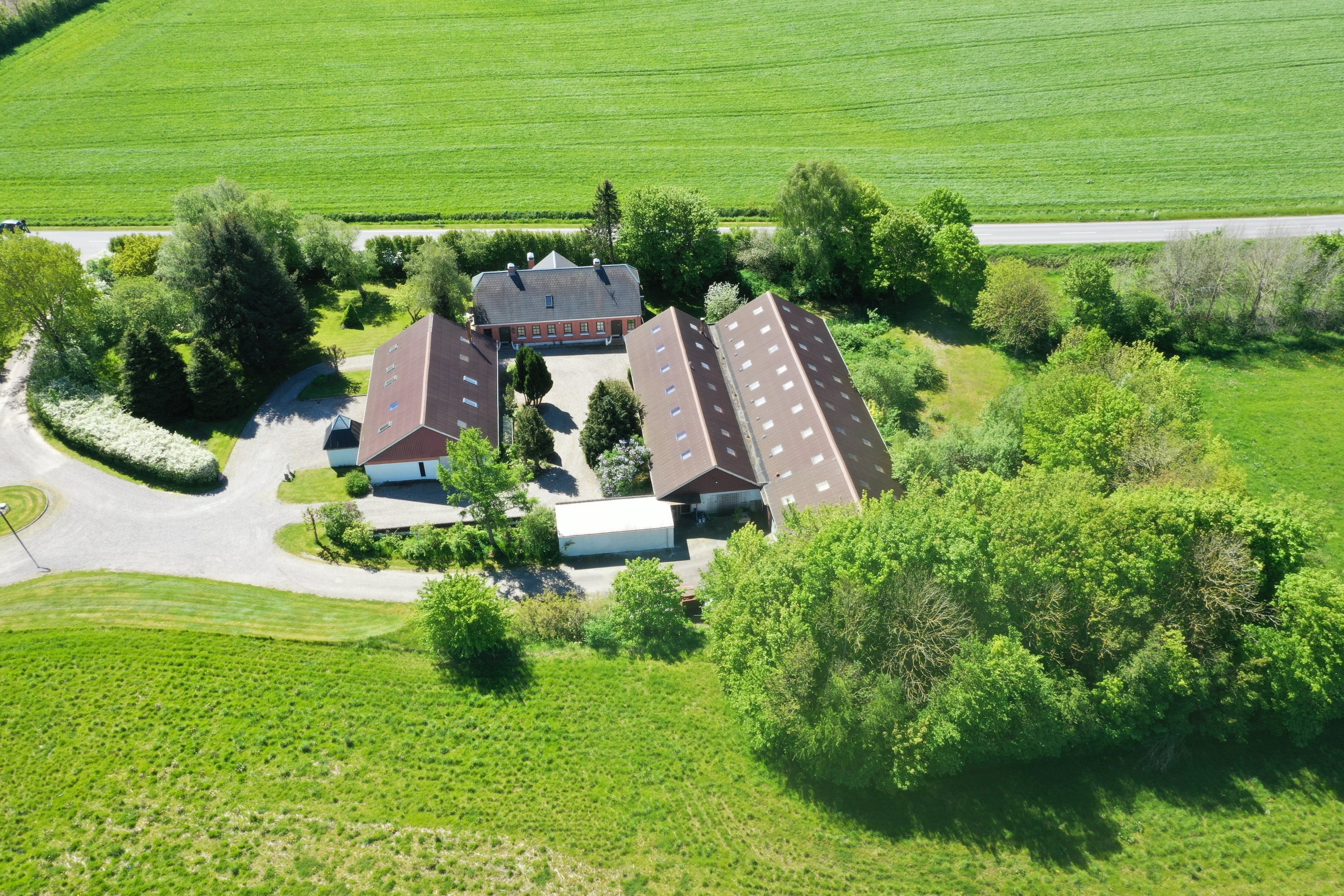 Fremhævet luftfoto billede i fuldskærmstilstand. Billede af Hvalpsundvej 20, 9610 Nørager