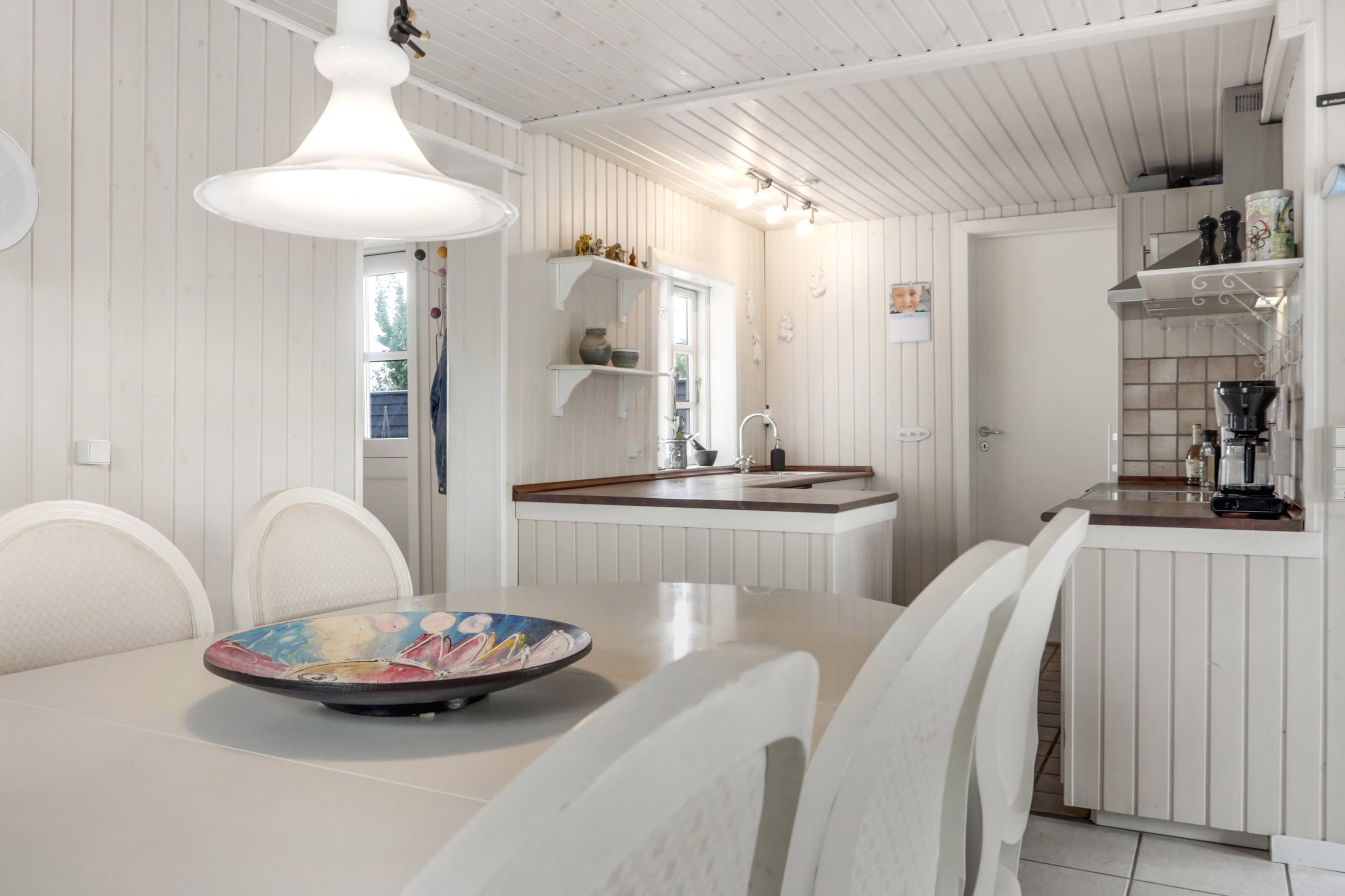 Fremhævet køkken billede i fuldskærmstilstand. Billede af Solskinsvej 1, Jørgensø Strand, 5450 Otterup
