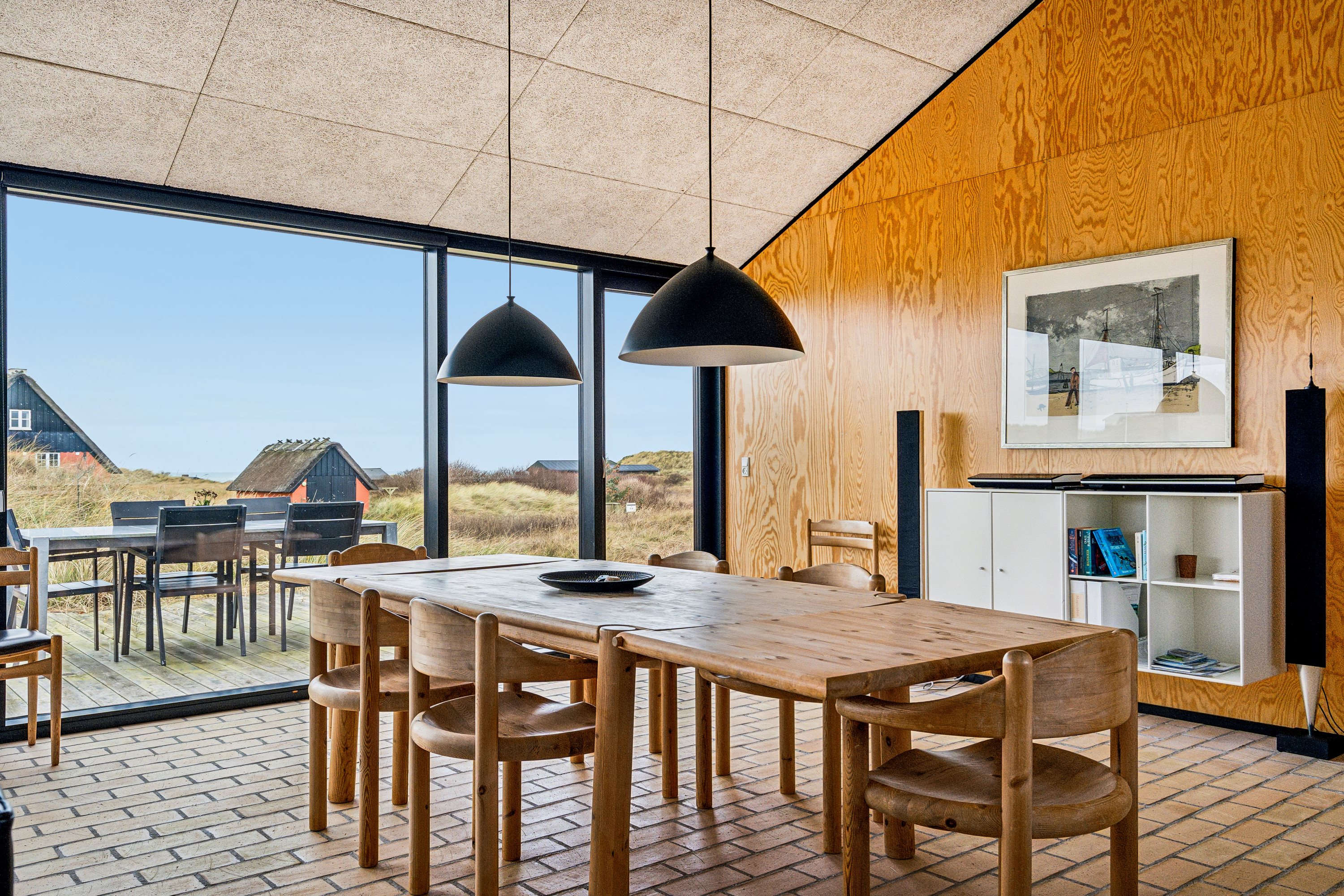 Fremhævet stue billede i fuldskærmstilstand. Billede af Kragestranden 6, Tornby, 9850 Hirtshals