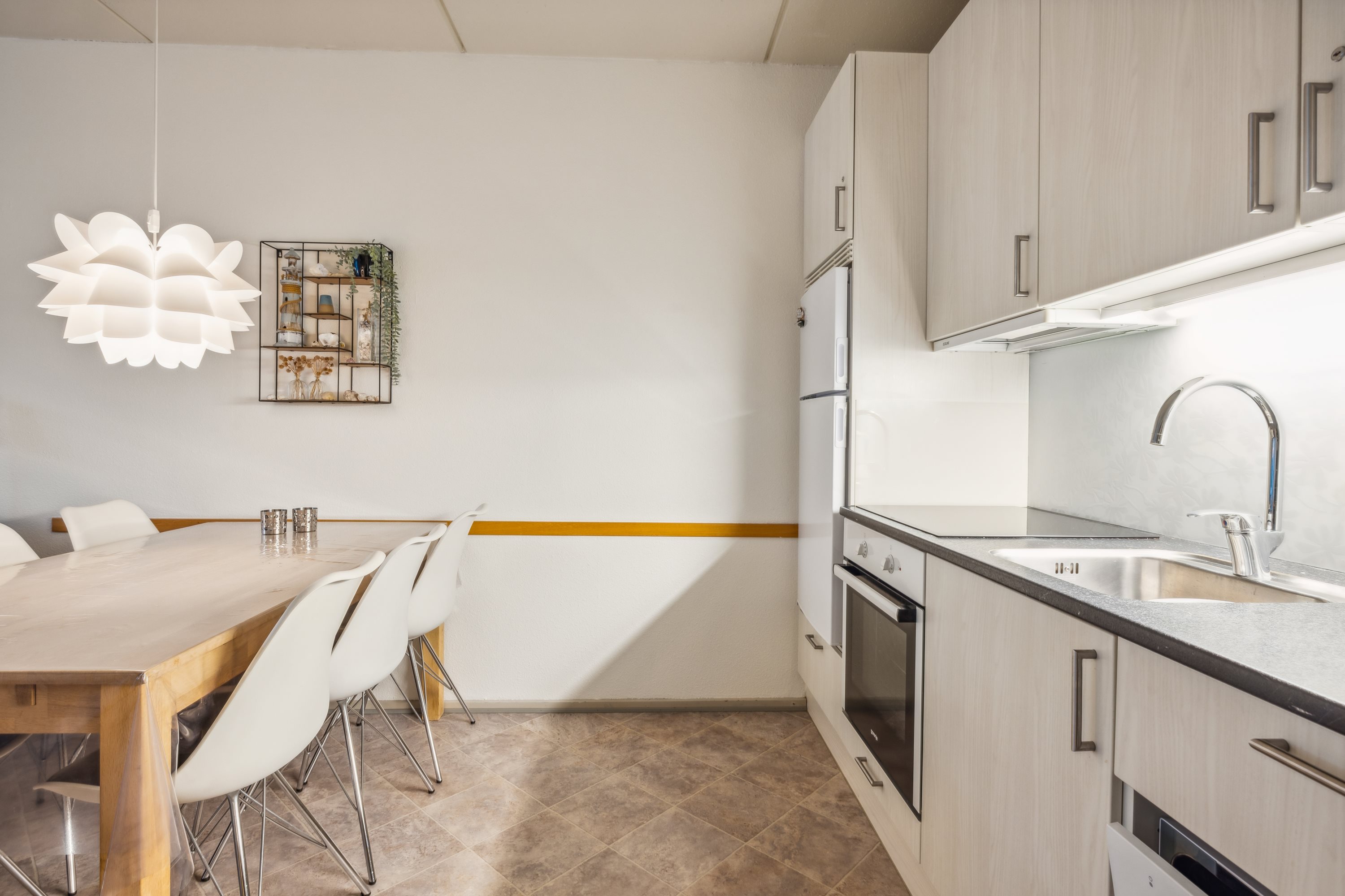 Fremhævet køkken billede i fuldskærmstilstand. Billede af Fægangsvej 11D, 1. 202., Bønnerup Strand, 8585 Glesborg