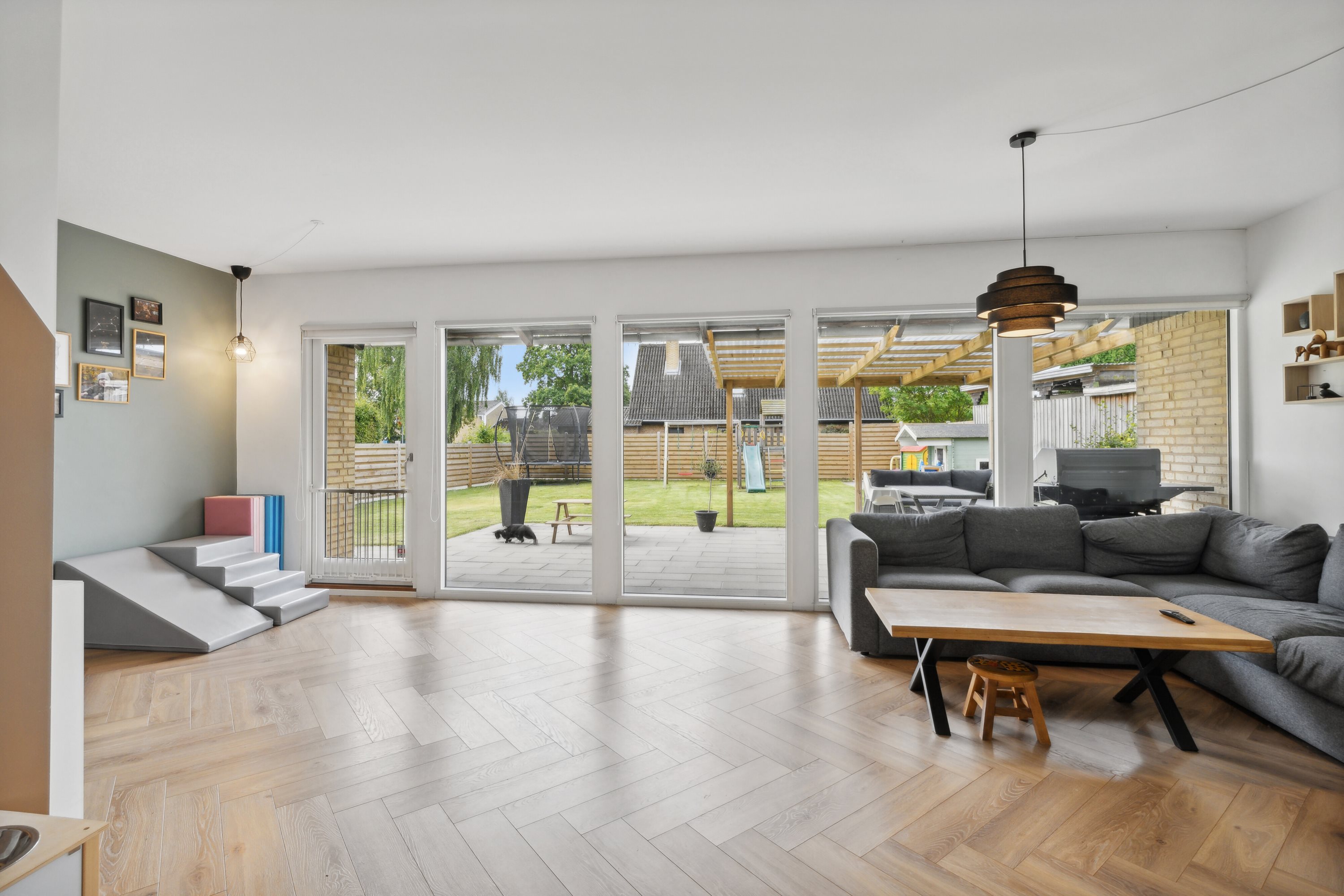 Fremhævet stue billede i fuldskærmstilstand. Billede af Lærkevej 15, Rolfsted, 5863 Ferritslev Fyn