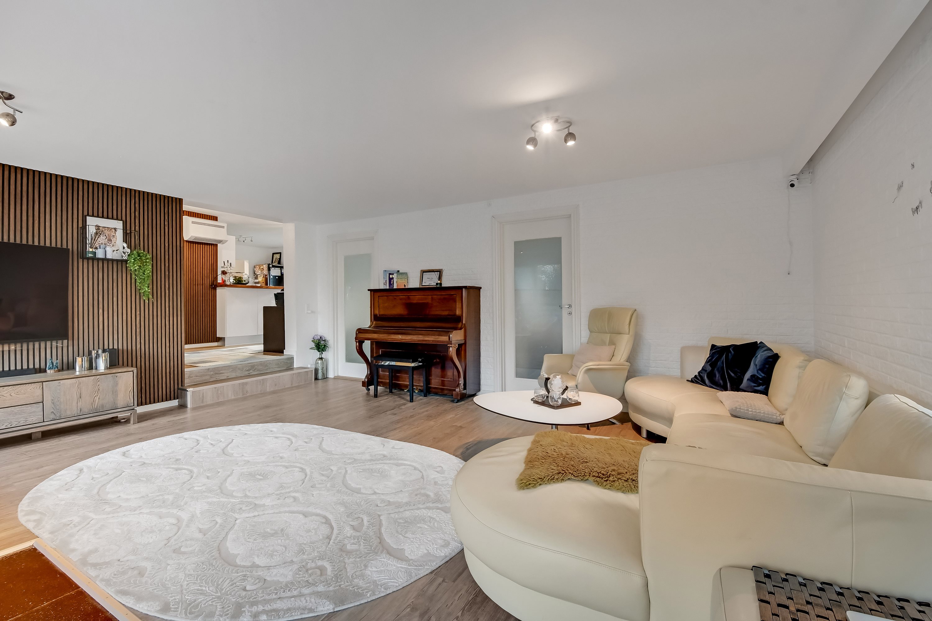 Fremhævet stue billede i fuldskærmstilstand. Billede af Nørmarkvej 8, 7600 Struer