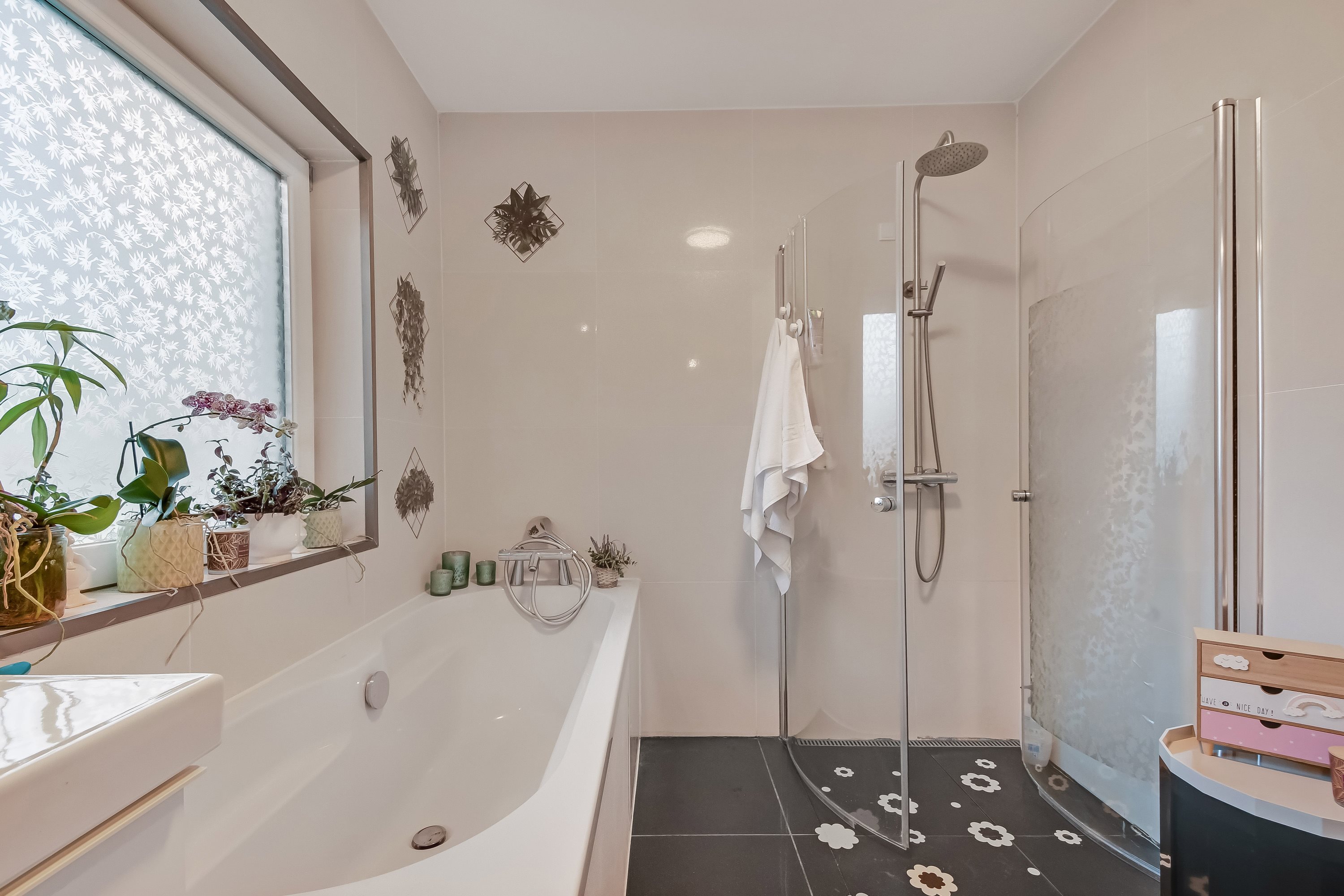 Fremhævet badeværelse billede i fuldskærmstilstand. Billede af Nørmarkvej 8, 7600 Struer