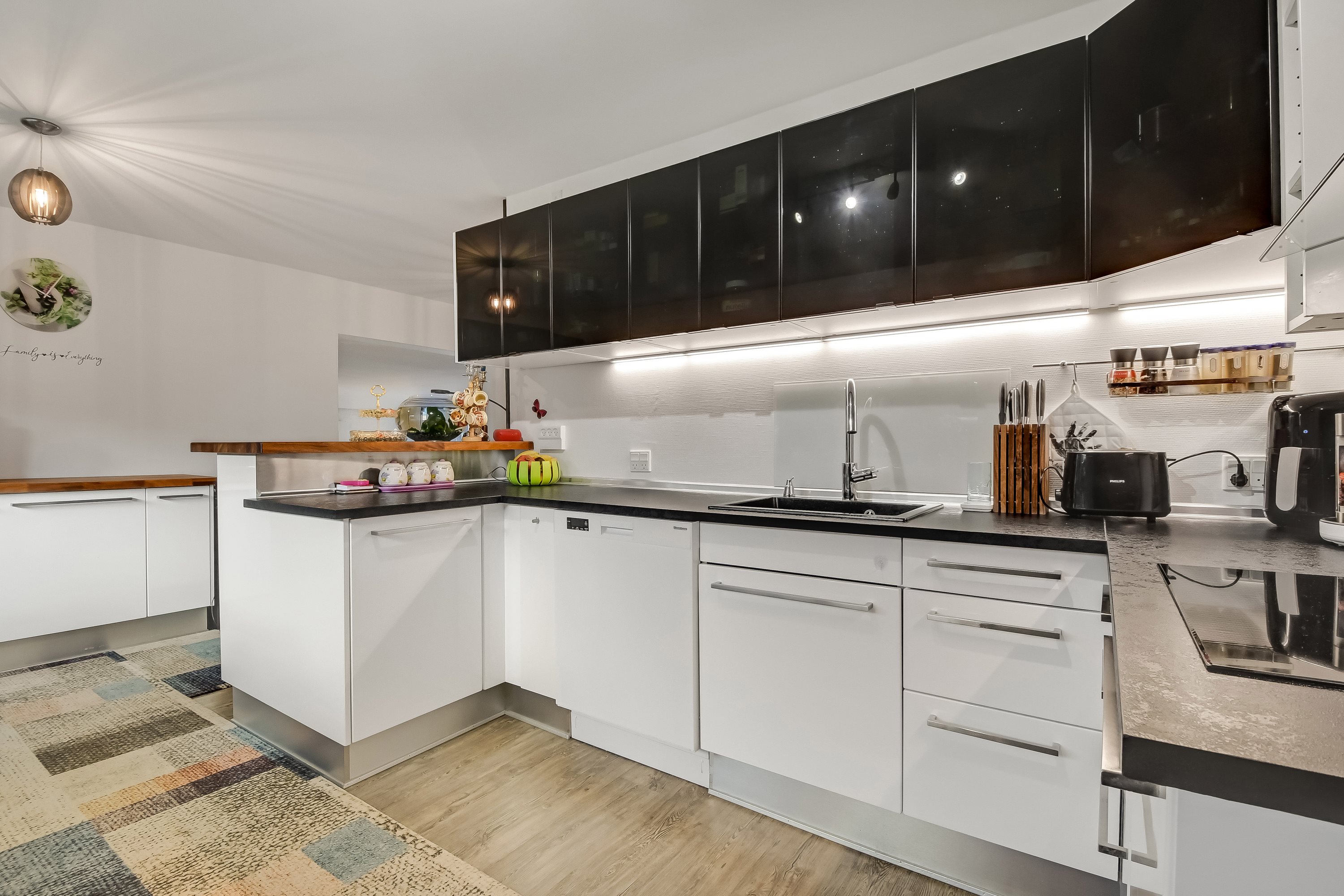 Fremhævet køkken billede i fuldskærmstilstand. Billede af Nørmarkvej 8, 7600 Struer