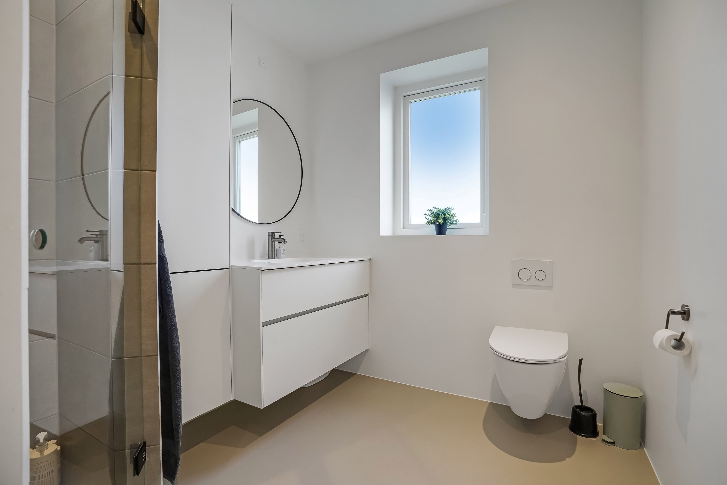 Fremhævet toilet billede i fuldskærmstilstand. Billede af Ring Søpark 40, 8740 Brædstrup