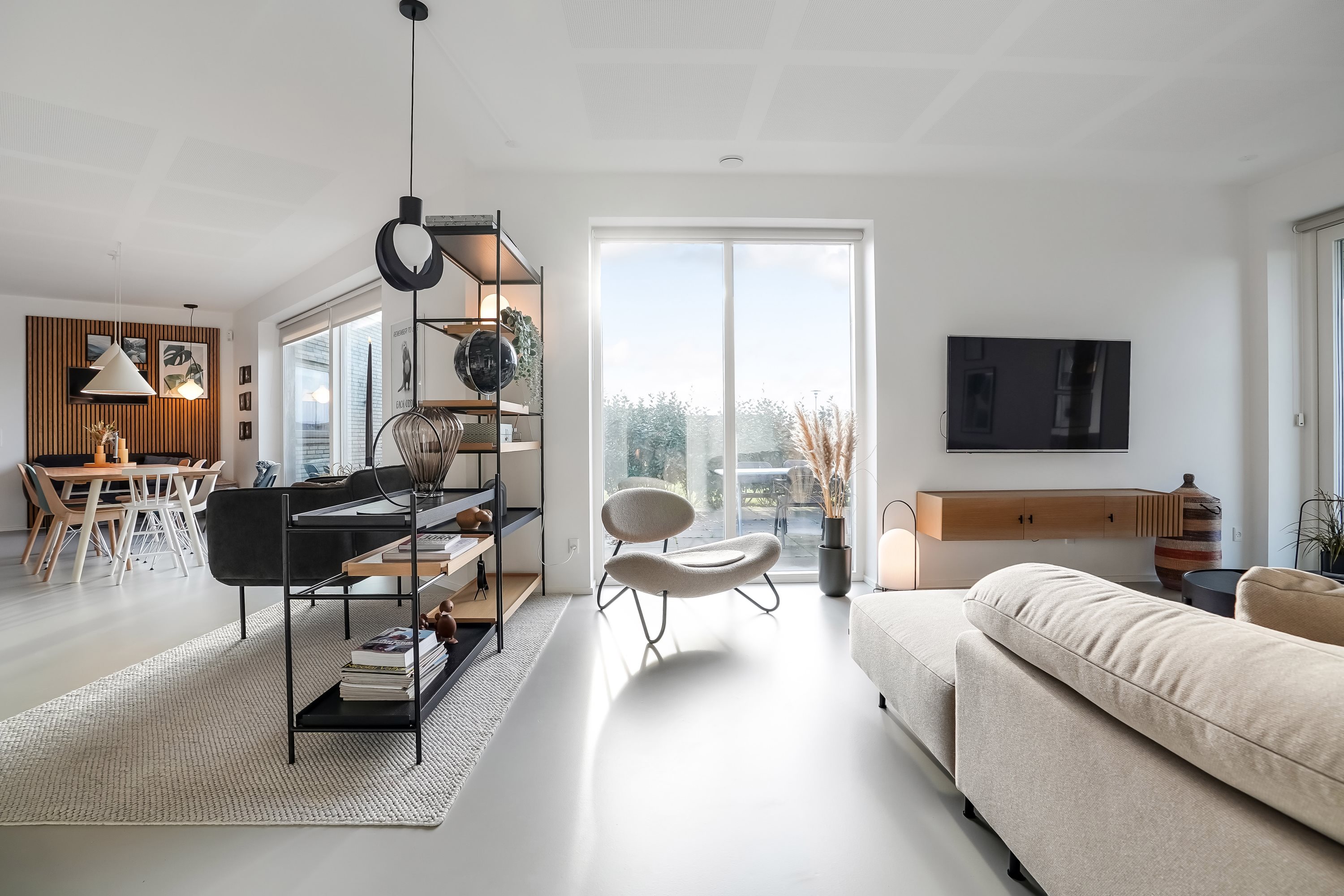 Fremhævet stue billede i fuldskærmstilstand. Billede af Ring Søpark 40, 8740 Brædstrup