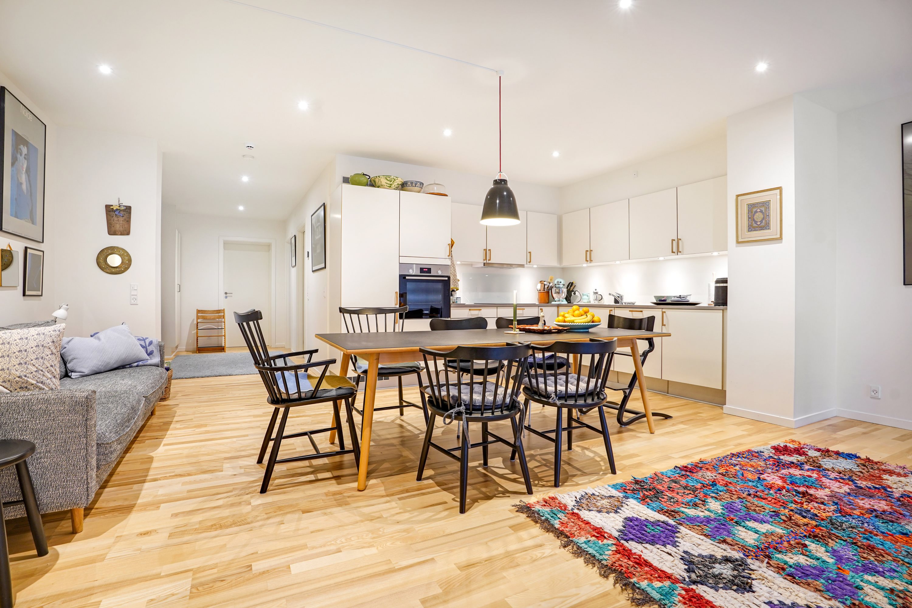 Fremhævet stue billede i fuldskærmstilstand. Billede af Sukkervænget 95B, 1. th., 5000 Odense C