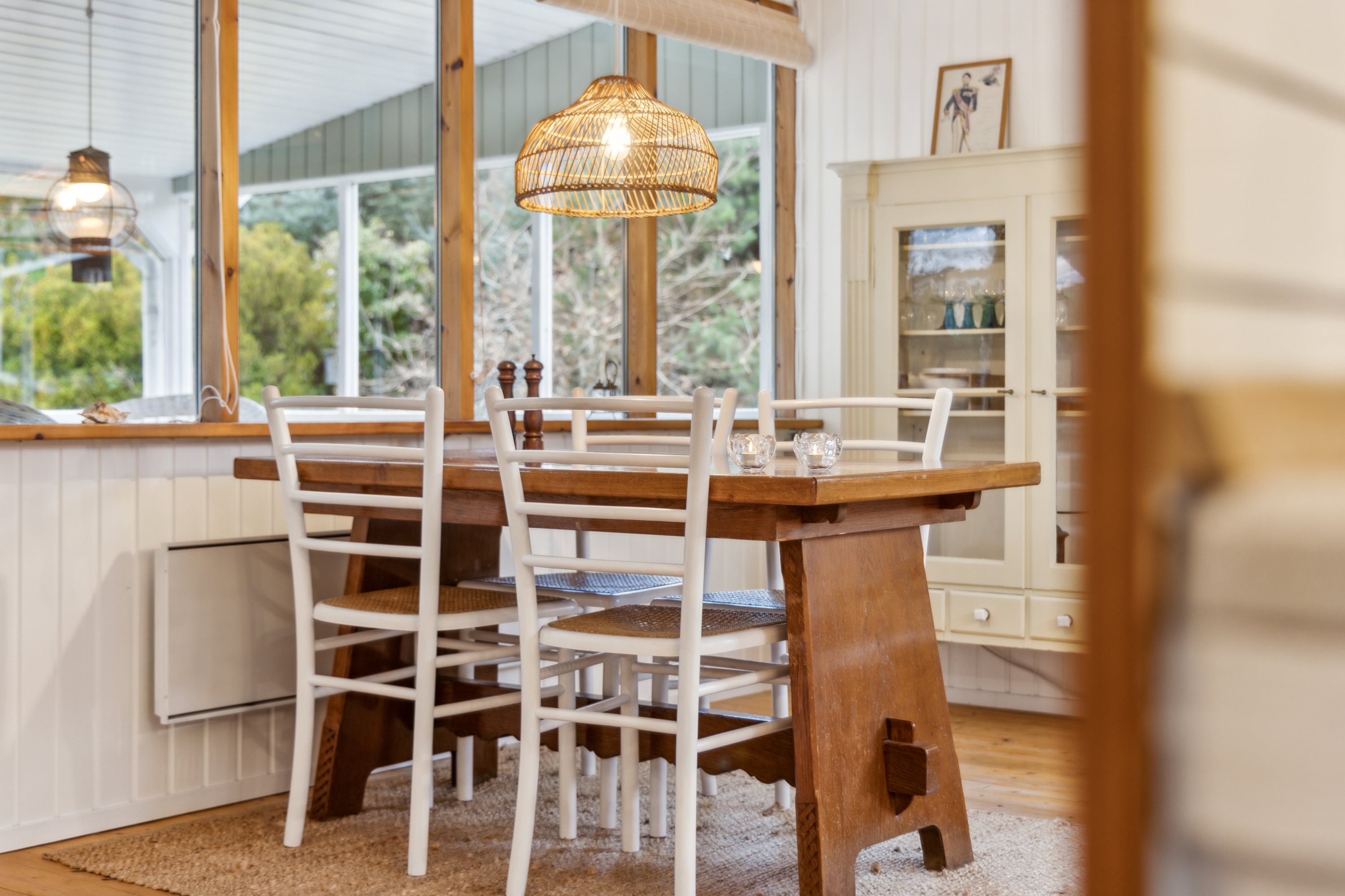 Fremhævet spisestue billede i fuldskærmstilstand. Billede af Mikkelmark 10, 9370 Hals