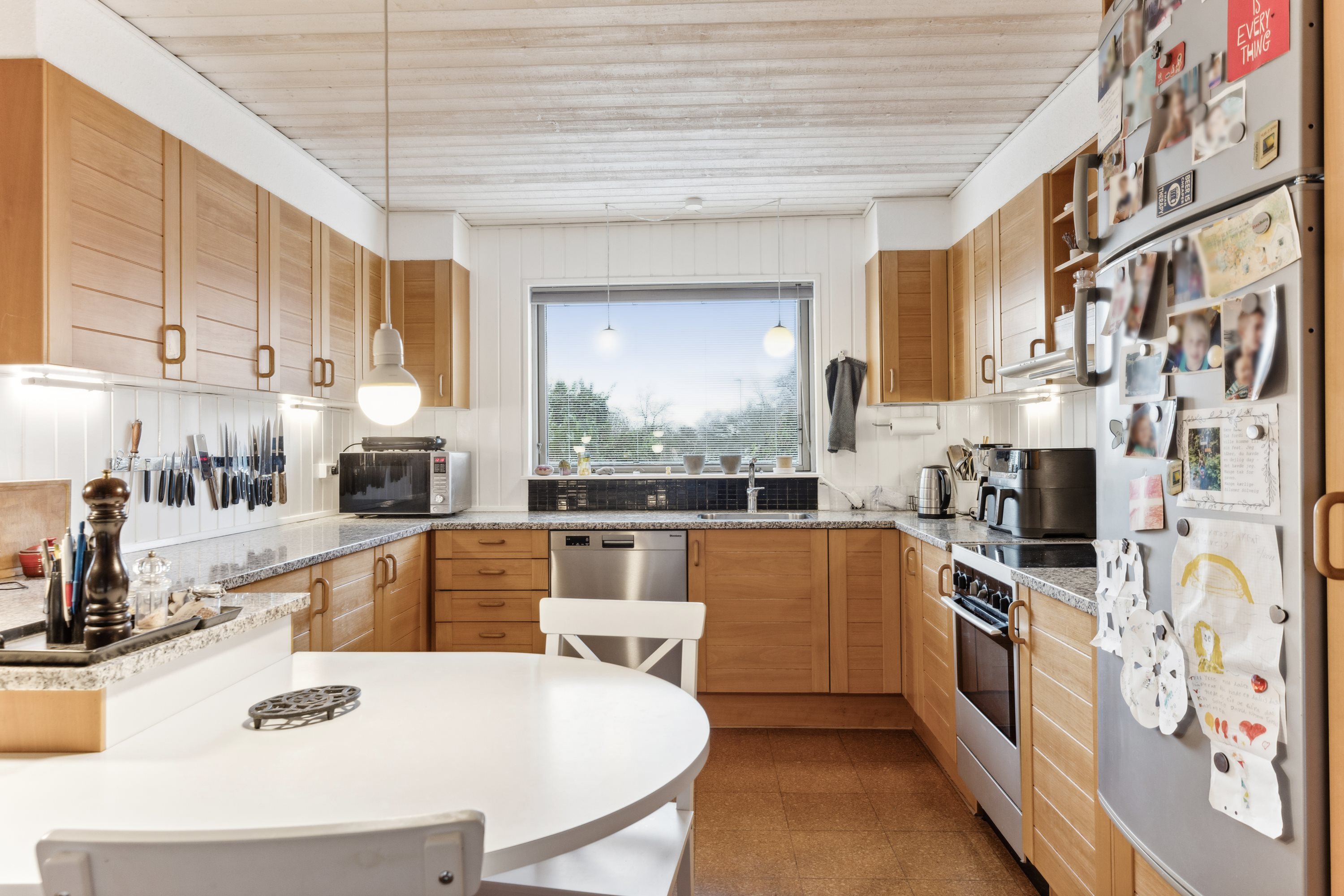 Fremhævet køkken billede i fuldskærmstilstand. Billede af Løjtertoft 23, 6430 Nordborg