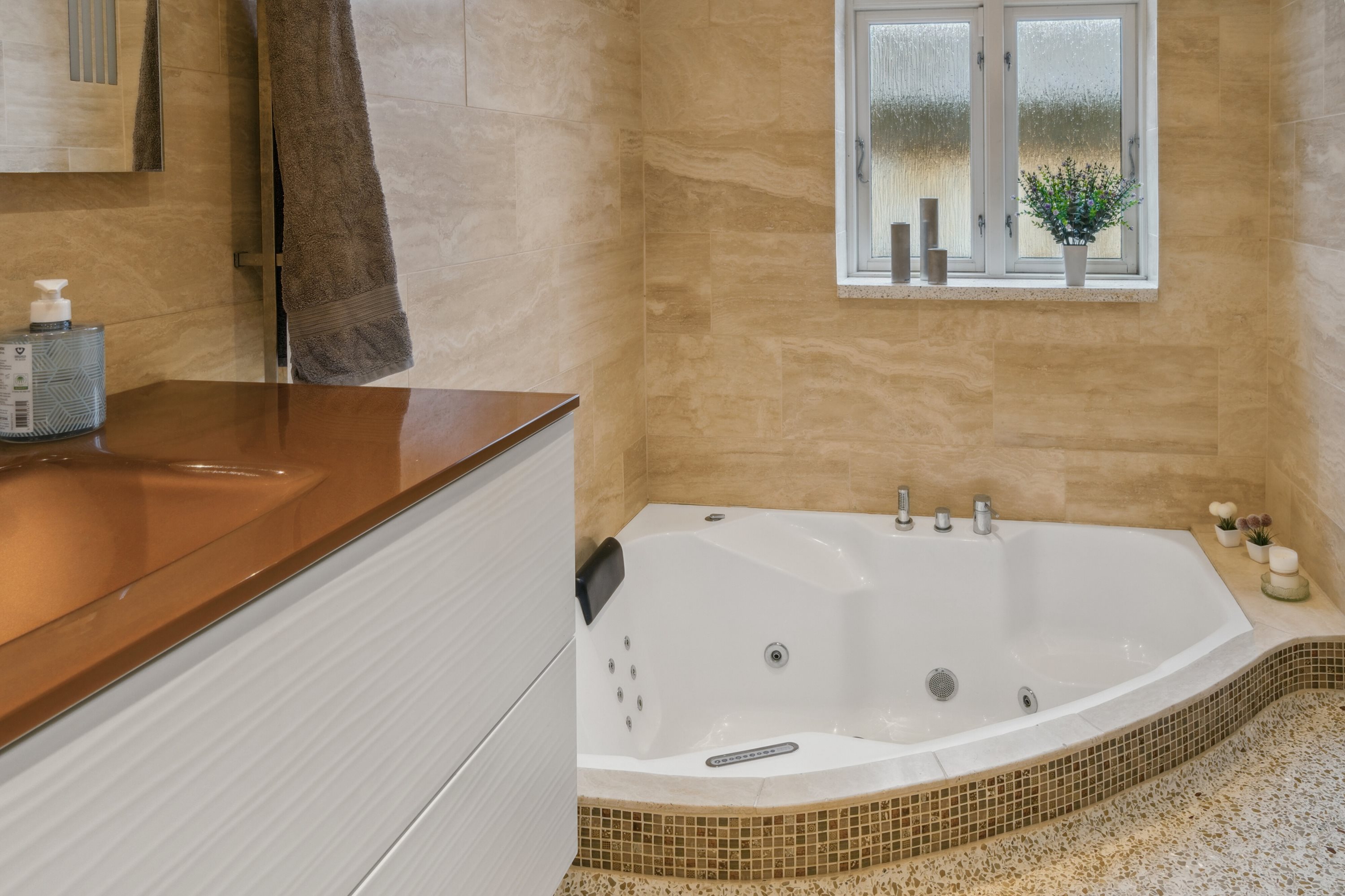 Fremhævet badeværelse billede i fuldskærmstilstand. Billede af Gl. Mårsøvej 11, 4300 Holbæk