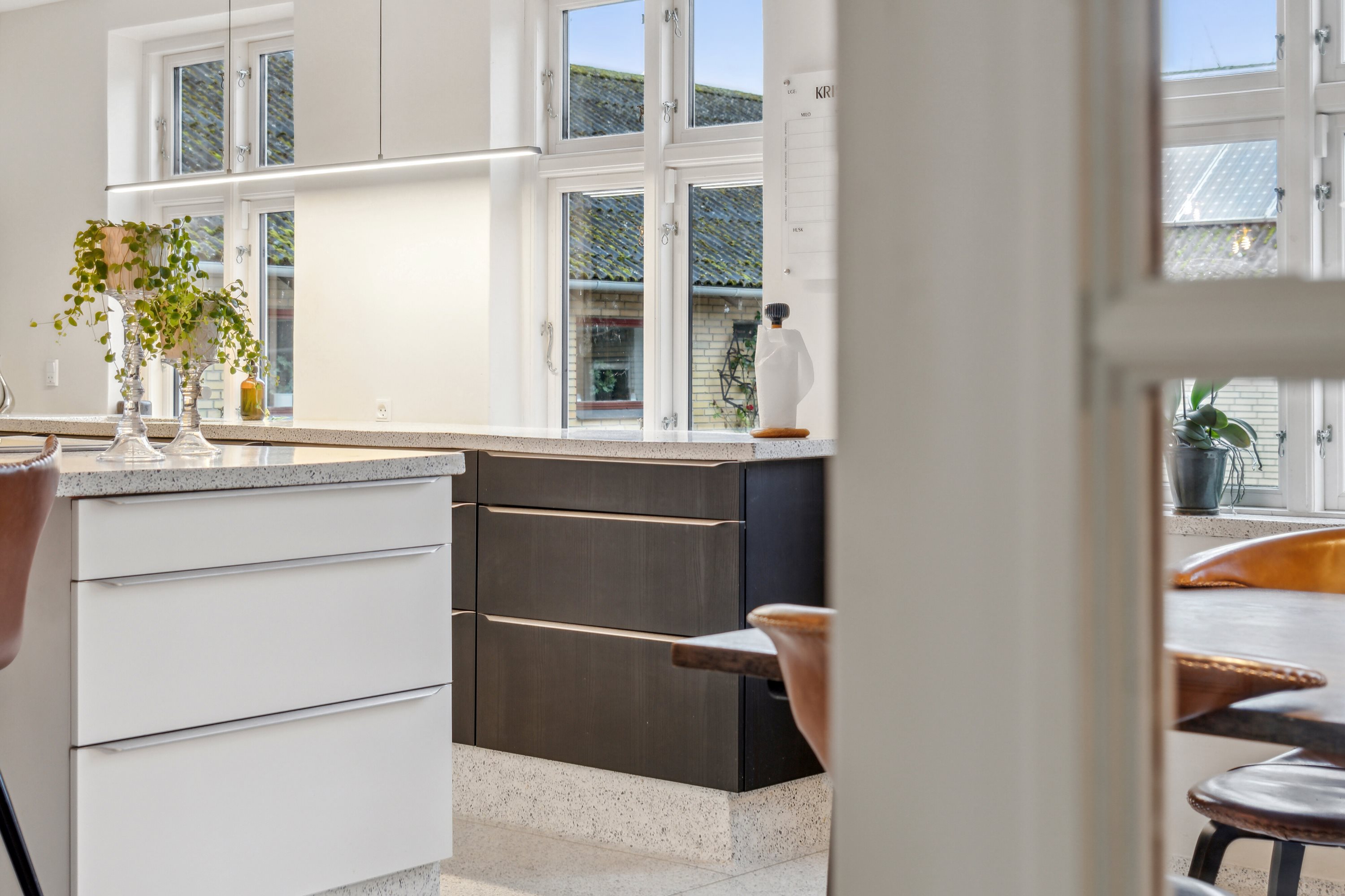 Fremhævet indendørs billede i fuldskærmstilstand. Billede af Gl. Mårsøvej 11, 4300 Holbæk