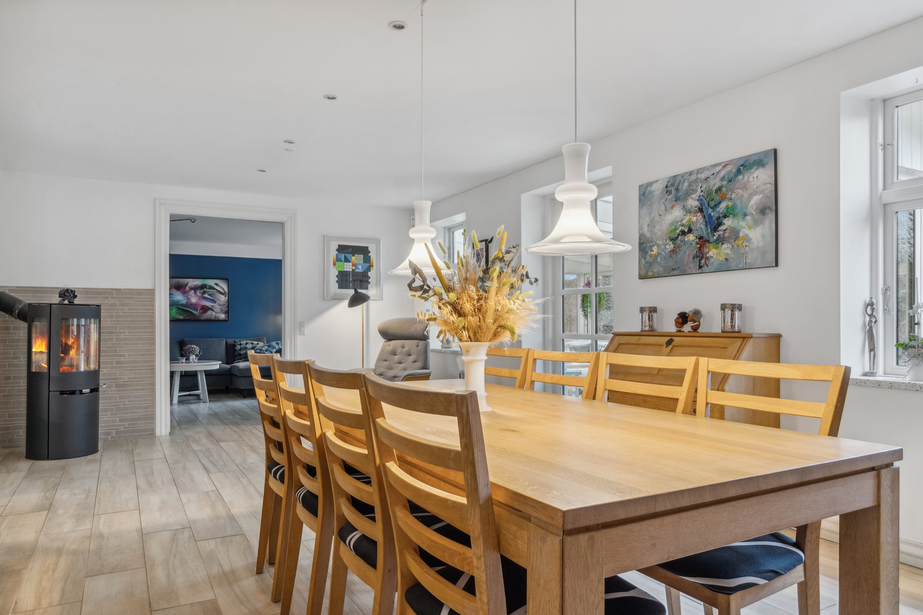 Fremhævet spisestue billede i fuldskærmstilstand. Billede af Gl. Mårsøvej 11, 4300 Holbæk