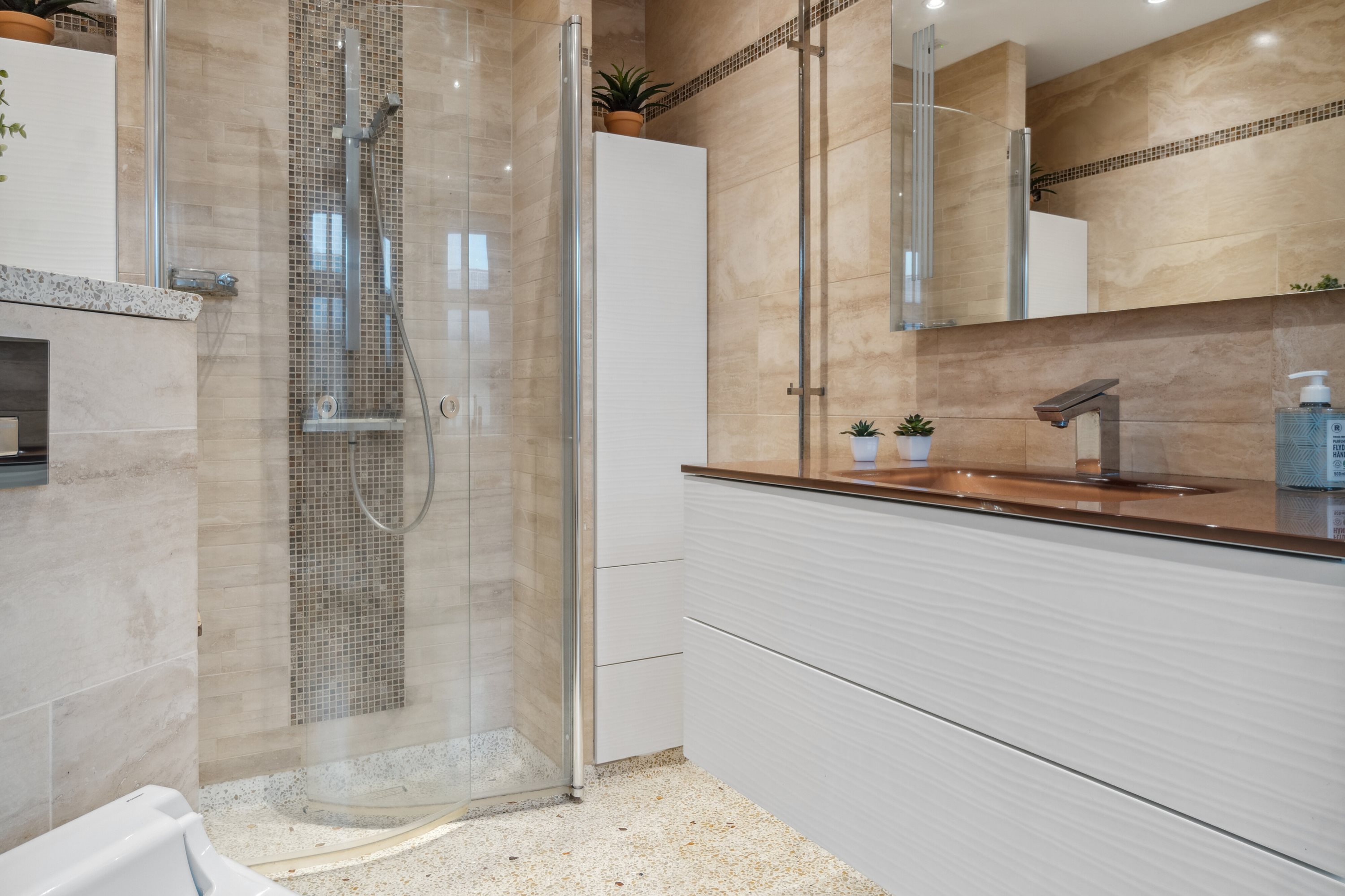 Fremhævet værelse billede i fuldskærmstilstand. Billede af Gl. Mårsøvej 11, 4300 Holbæk