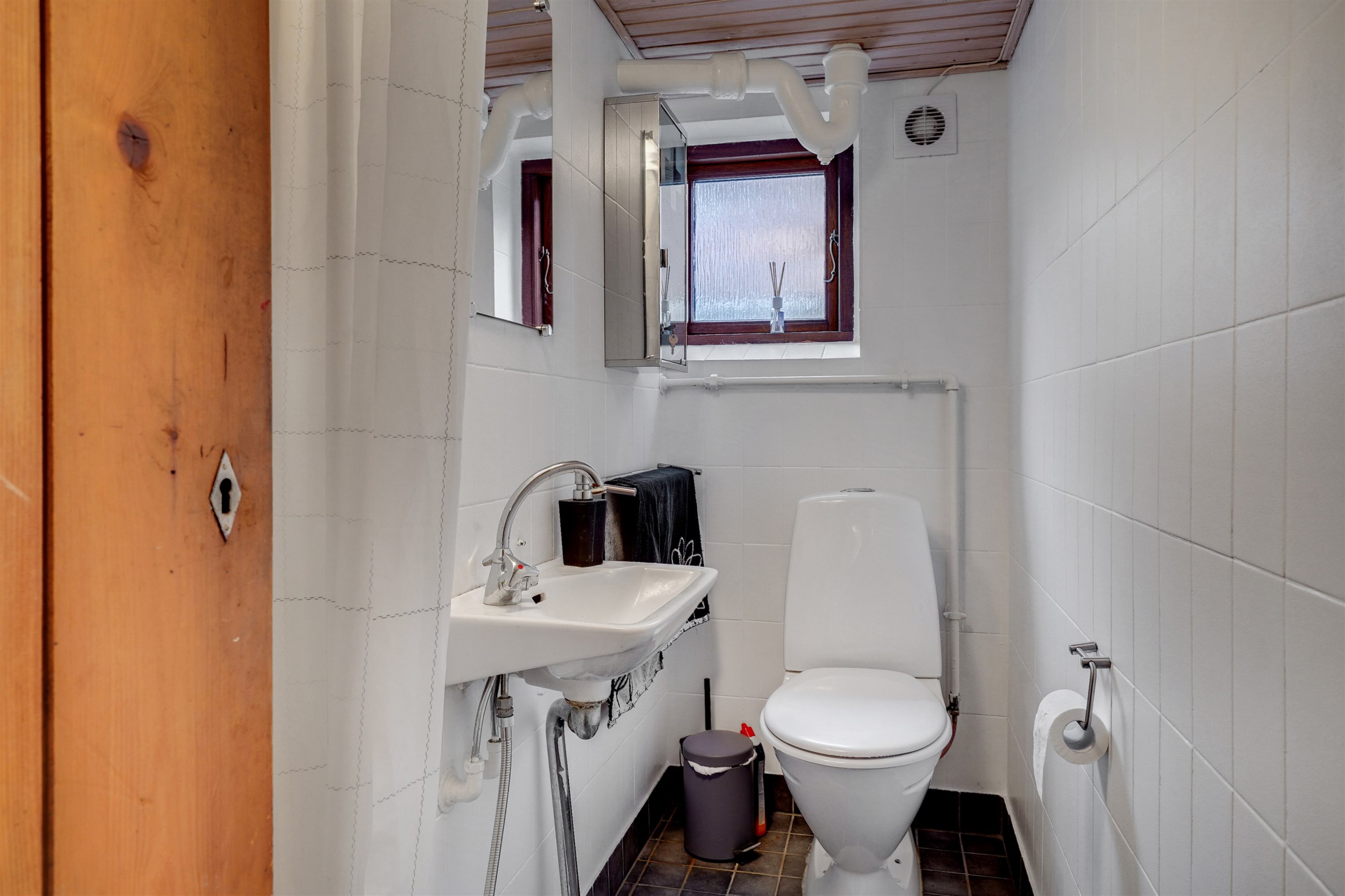 Fremhævet toilet billede i fuldskærmstilstand. Billede af Thorsvej 9, 7000 Fredericia