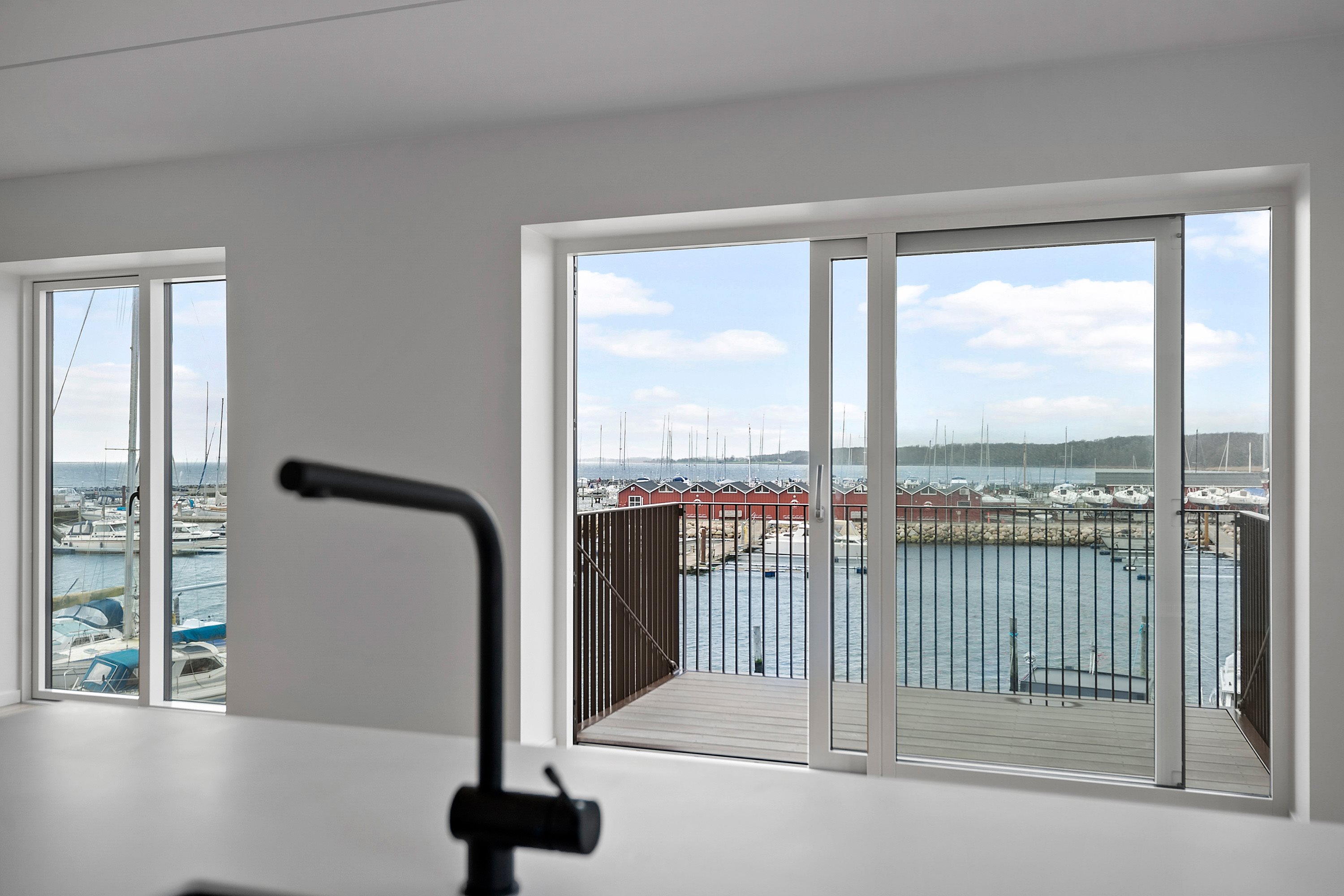 Fremhævet køkken billede i fuldskærmstilstand. Billede af Færgebyen 16, 1. 2., Hou, 8300 Odder