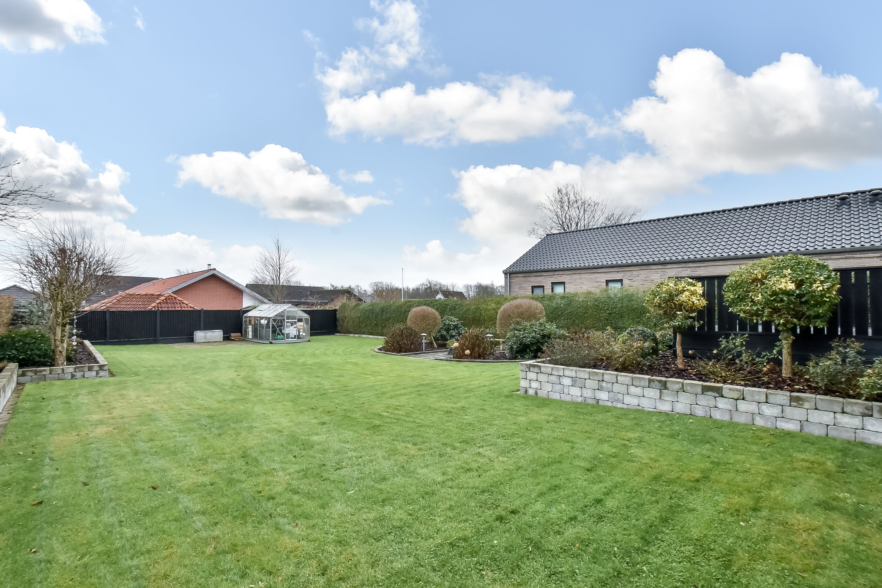 Fremhævet ejendommen billede i fuldskærmstilstand. Billede af Syrenvej 31, 7400 Herning