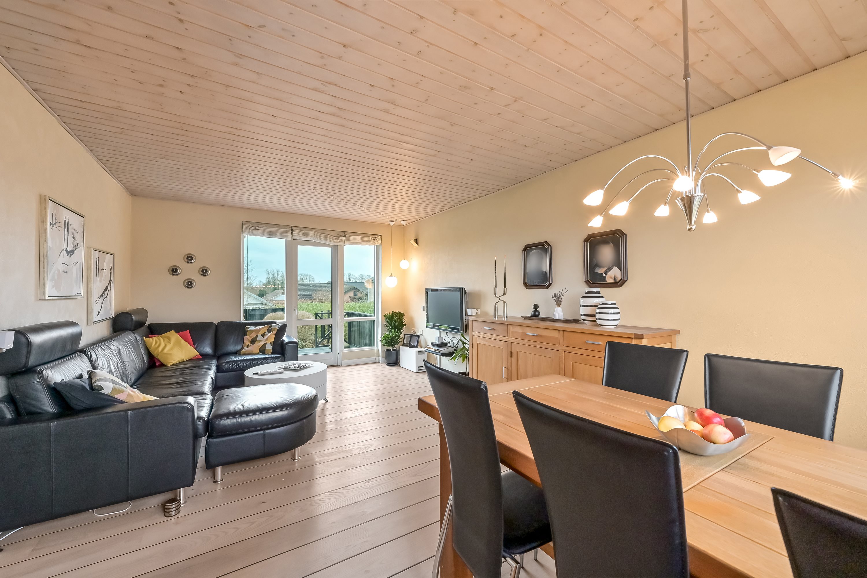 Fremhævet stue billede i fuldskærmstilstand. Billede af Syrenvej 31, 7400 Herning